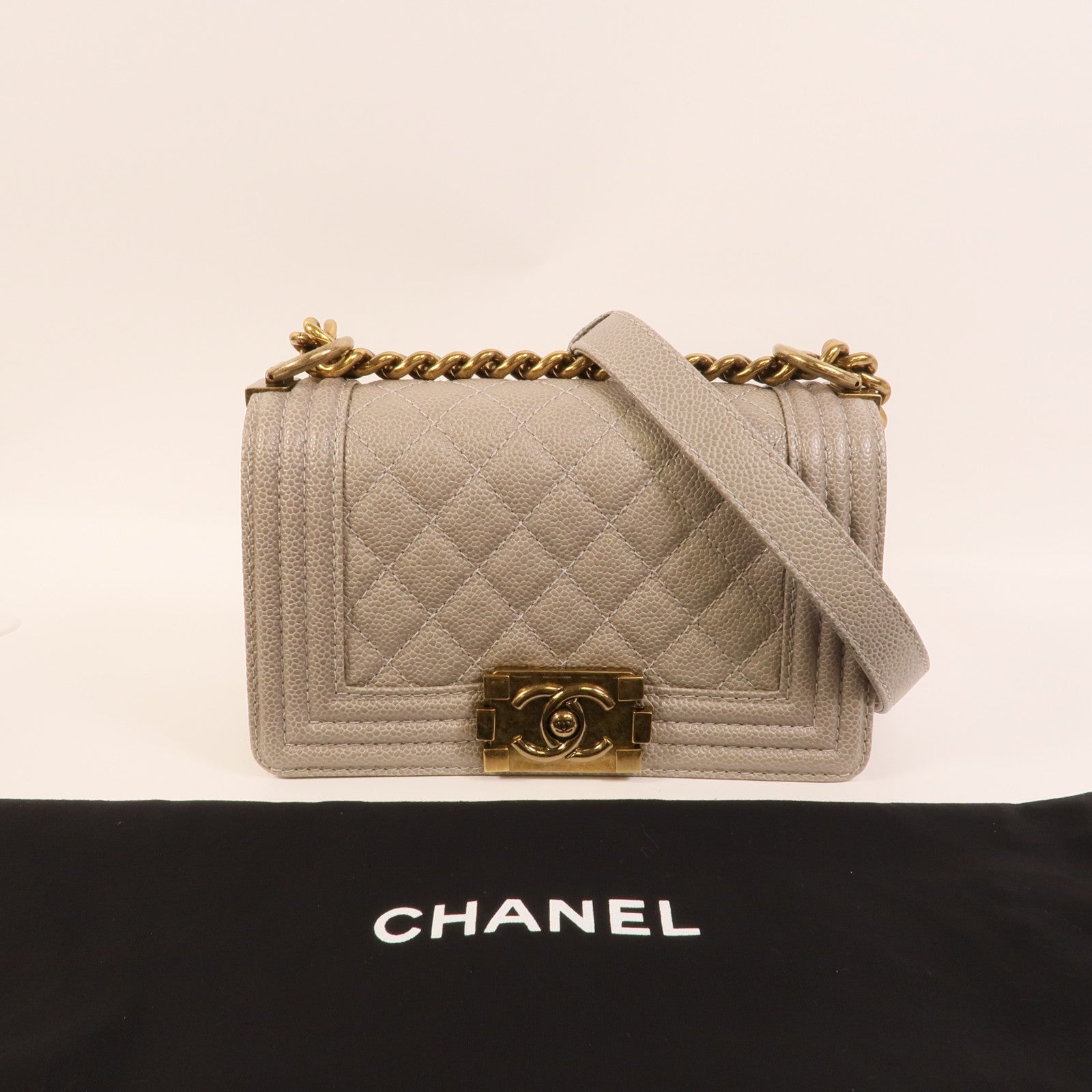 CHANEL 牛皮皮革Boy 20鏈帶肩背袋