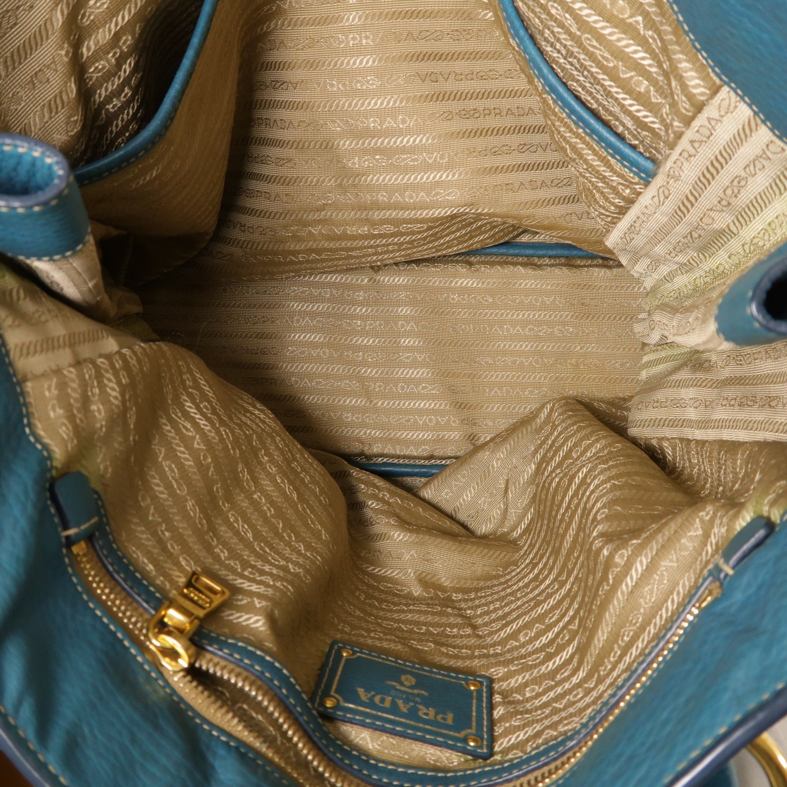 PRADA 牛皮皮革Shoulder Bag金扣肩背袋