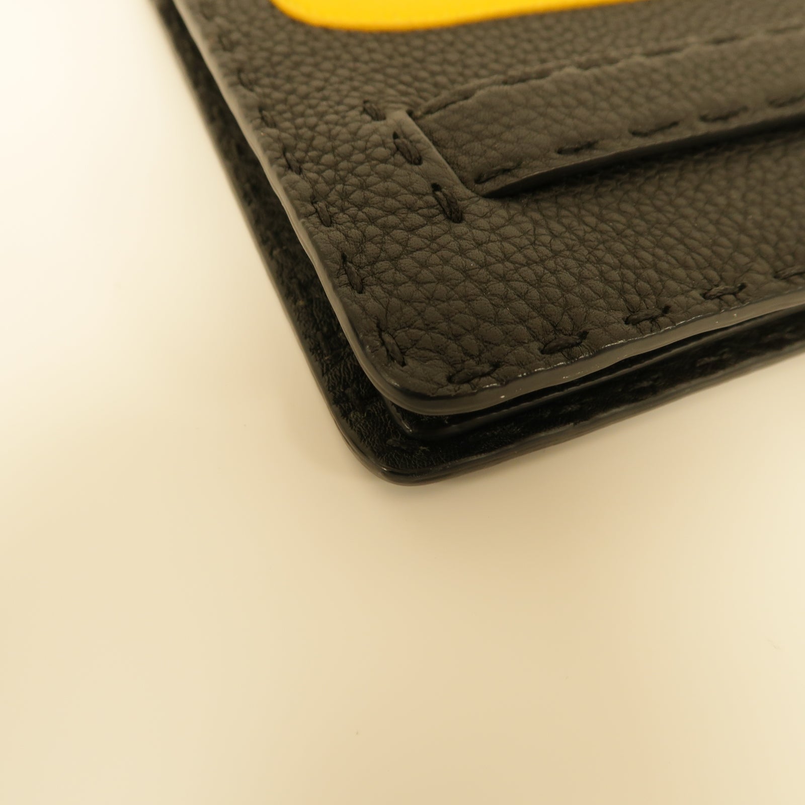 FENDI 【激減優惠】牛皮皮革Clutch Bag銀扣手拿包黒色