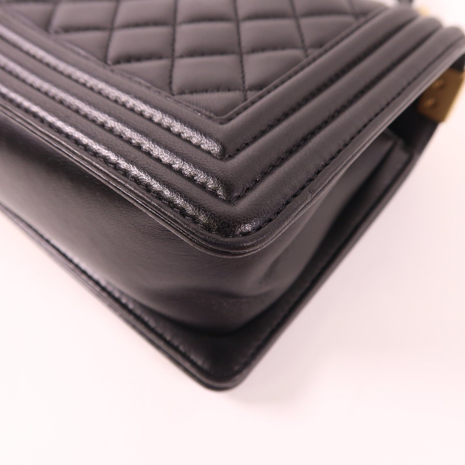 CHANEL 牛皮皮革Boy 25金扣鏈帶肩背袋