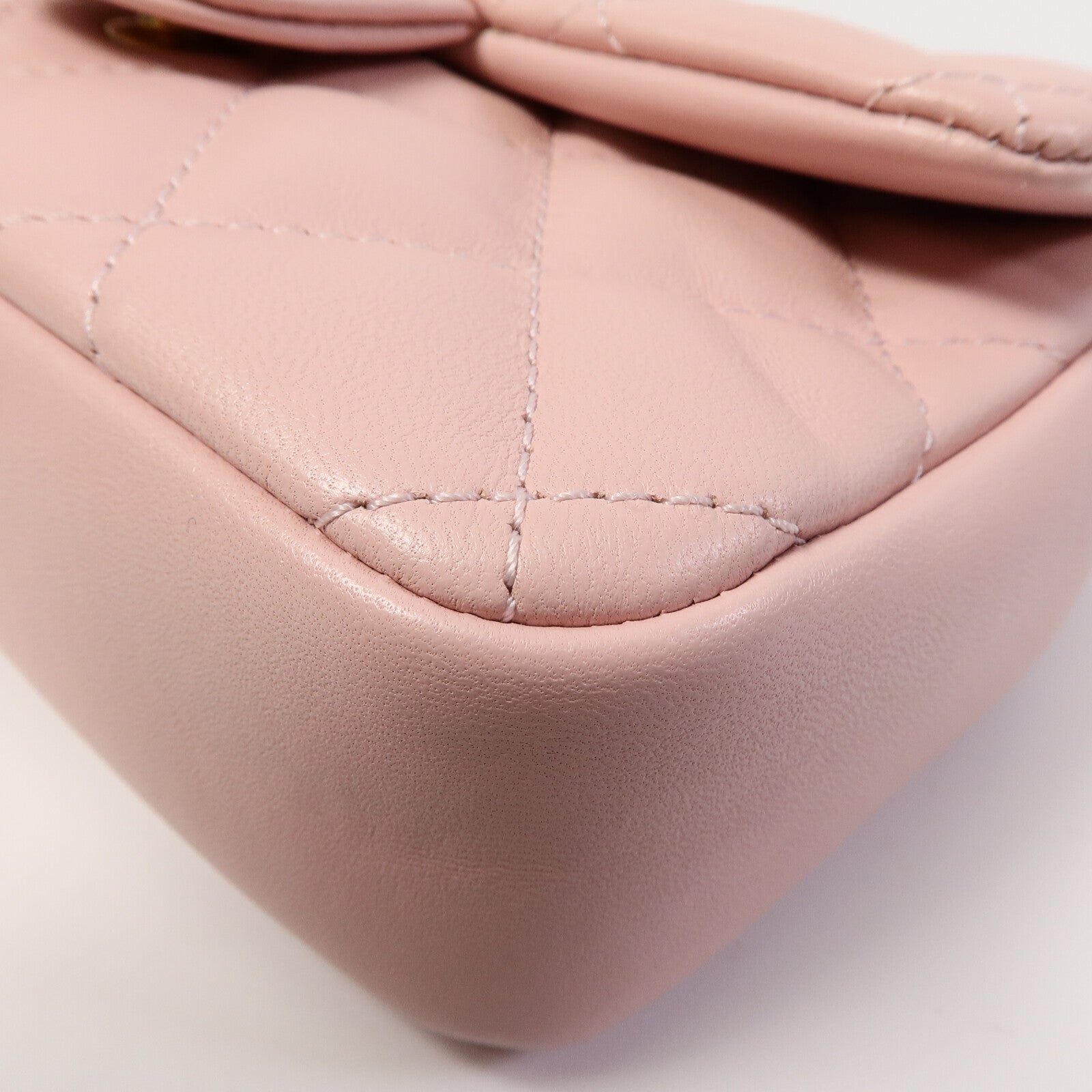 CHANEL 羊皮皮革Heart Chain Flap Bag鏈帶肩背袋