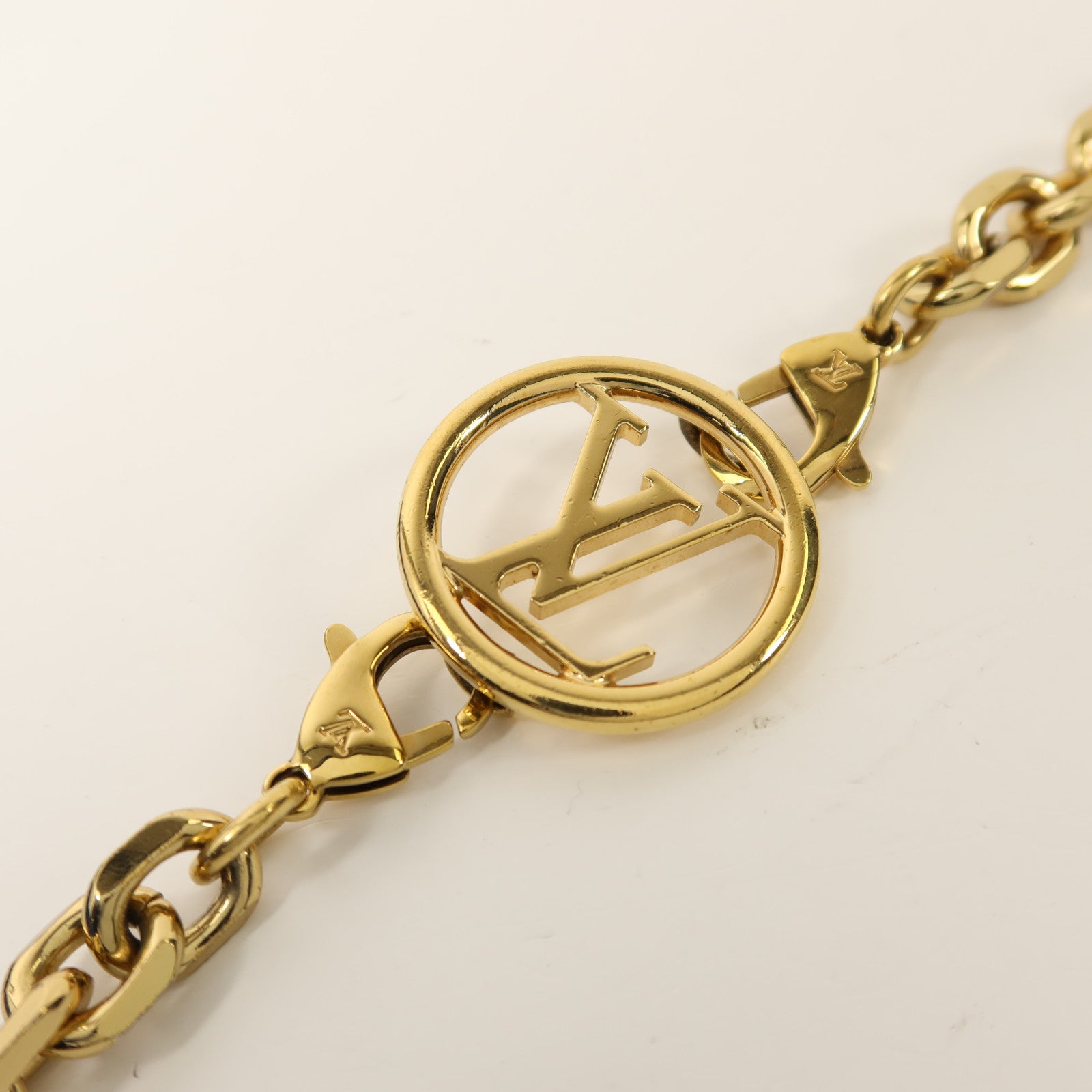 LOUIS VUITTON Monogram Embossed Pochette Coussin金扣鏈帶肩背袋