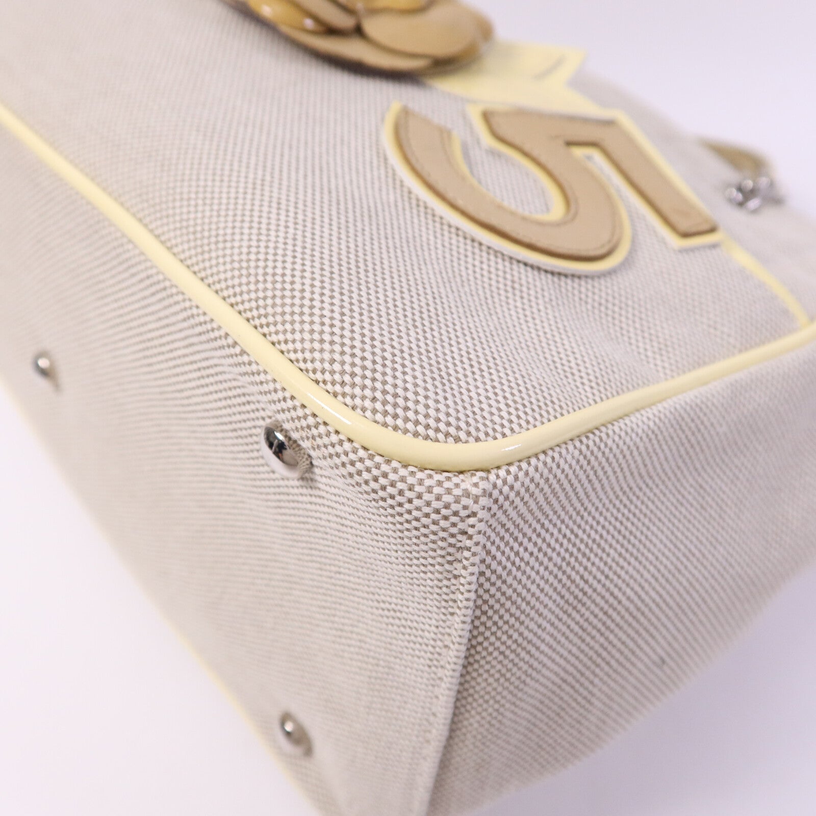 CHANEL 帆布Hand Bag銀扣手挽袋