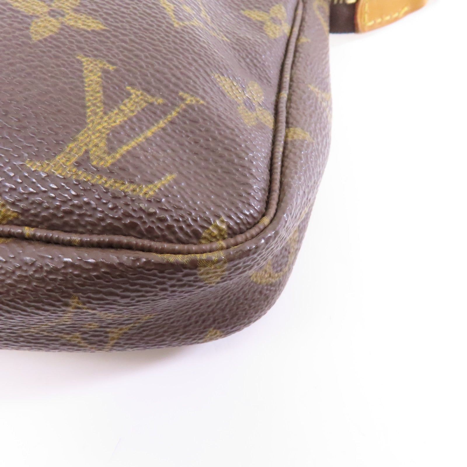 LOUIS VUITTON Monogram Pochette Accessoires金扣手挽袋棕色
