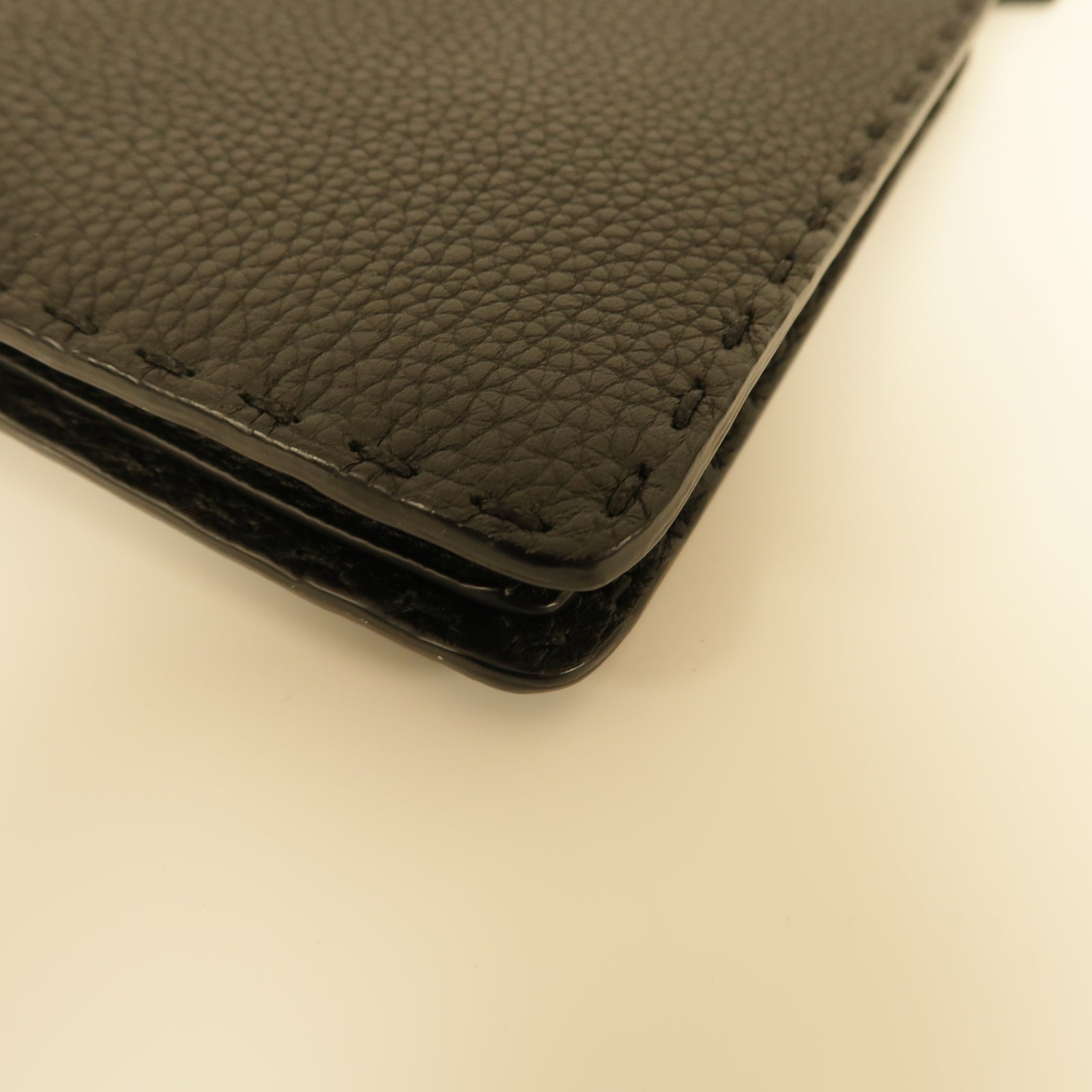 FENDI 【激減優惠】牛皮皮革Clutch Bag銀扣手拿包黒色