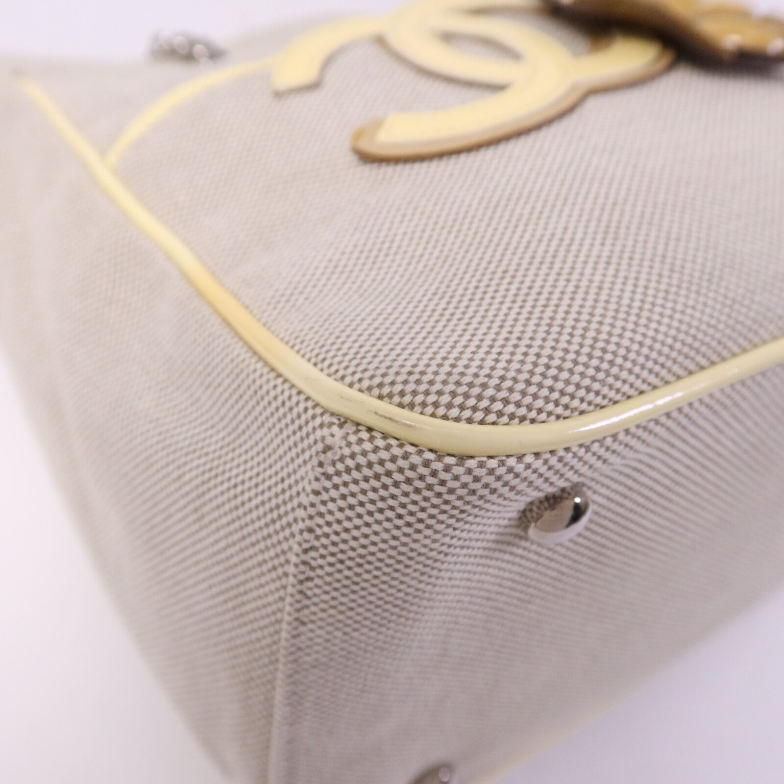 CHANEL 帆布Hand Bag銀扣手挽袋