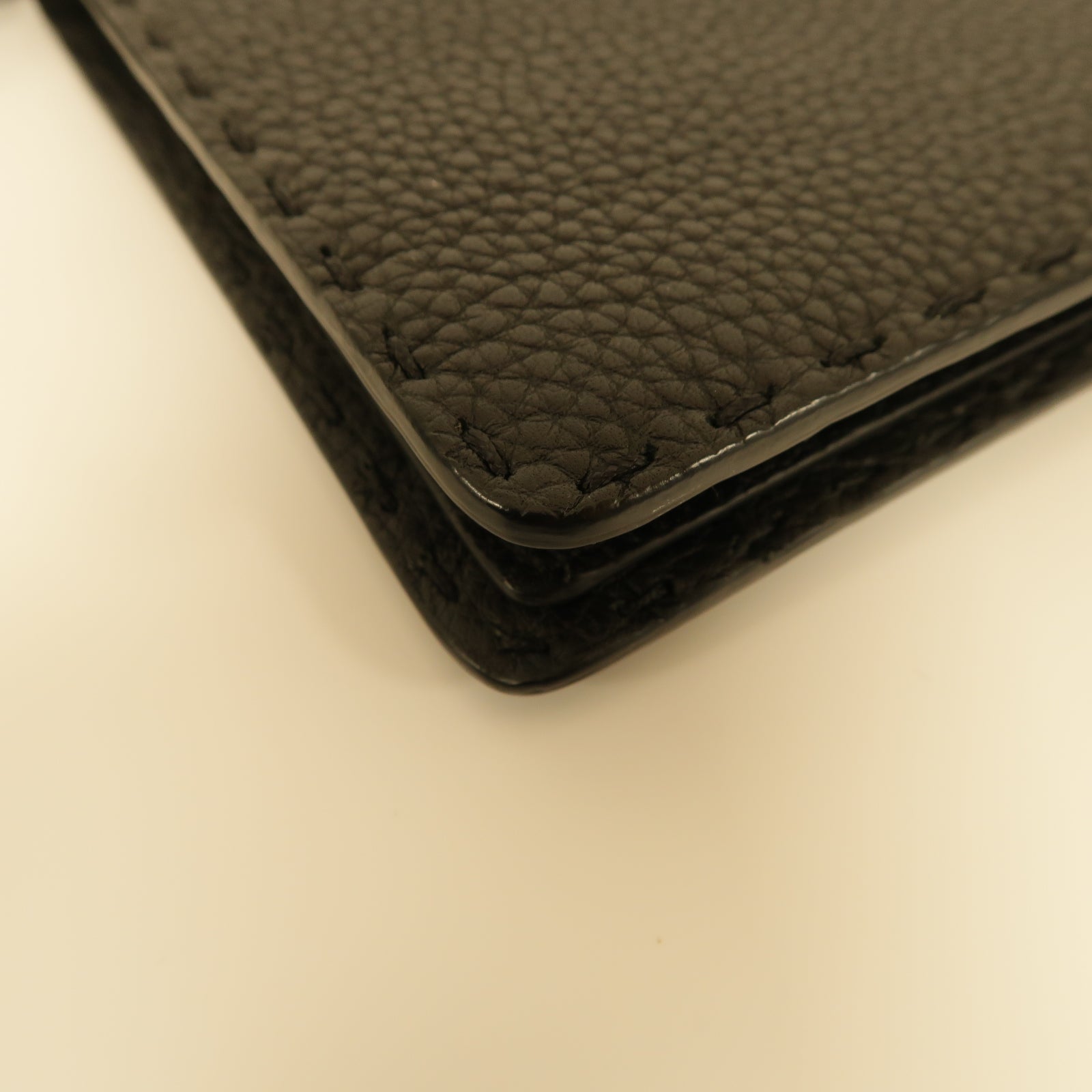 FENDI 【激減優惠】牛皮皮革Clutch Bag銀扣手拿包黒色