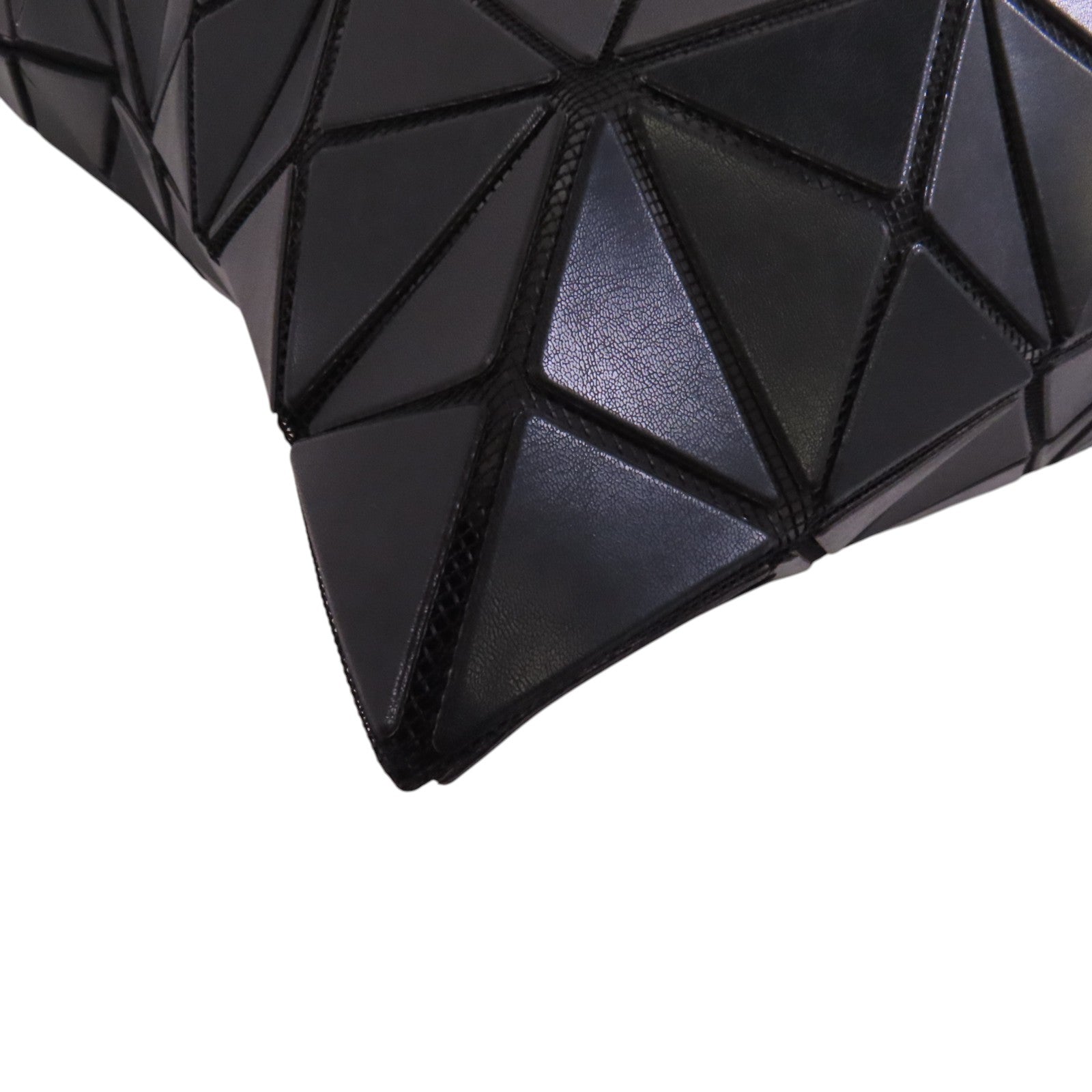 BAO BAO ISSEYMIYAKE PVC BAO BAO ISSEYMIYAKE肩背袋
