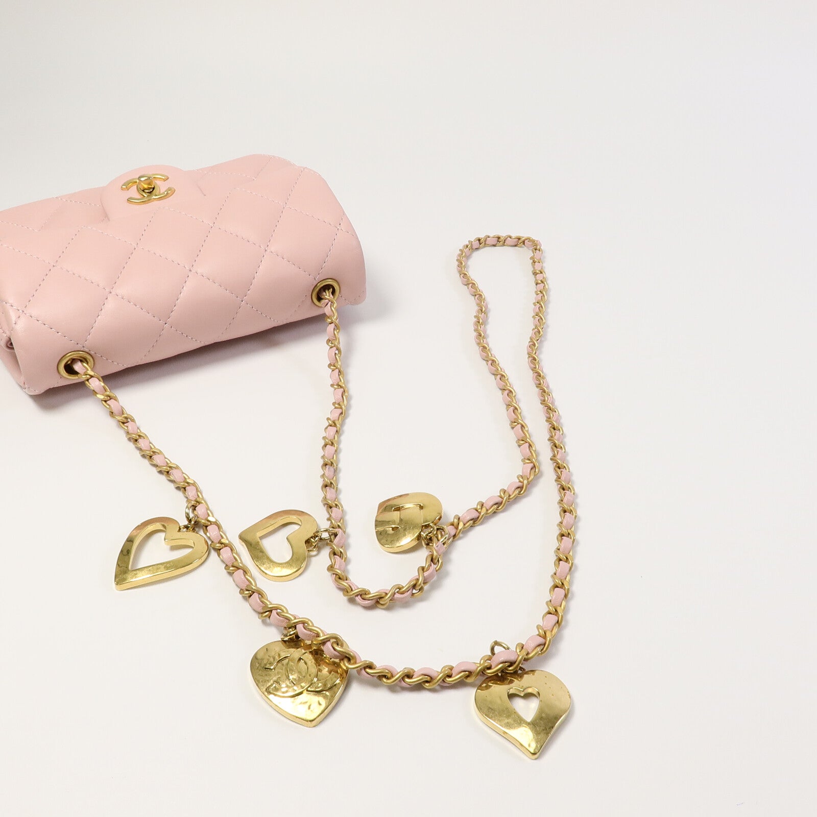 CHANEL 羊皮皮革Heart Chain Flap Bag鏈帶肩背袋