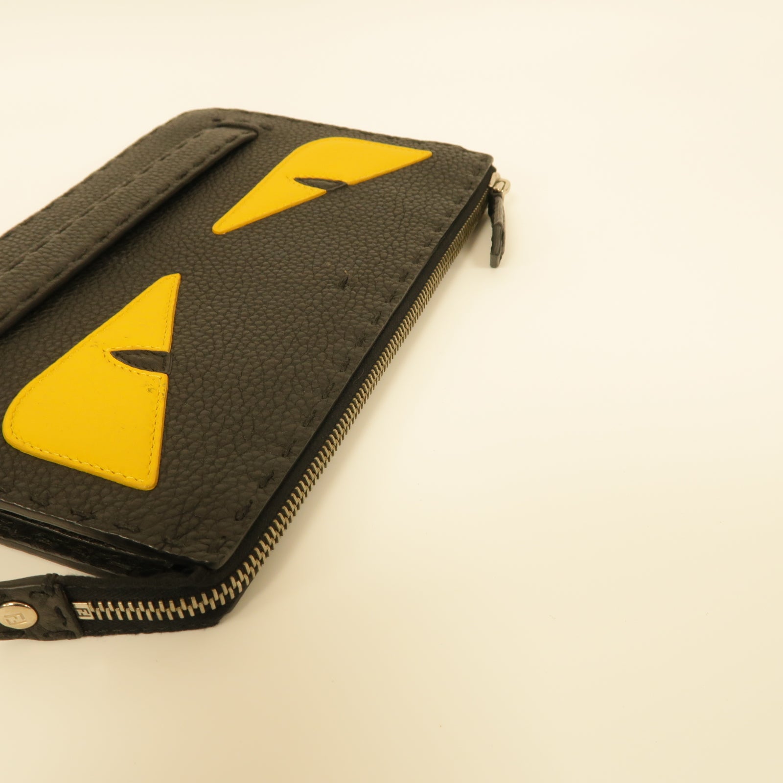 FENDI 【激減優惠】牛皮皮革Clutch Bag銀扣手拿包黒色