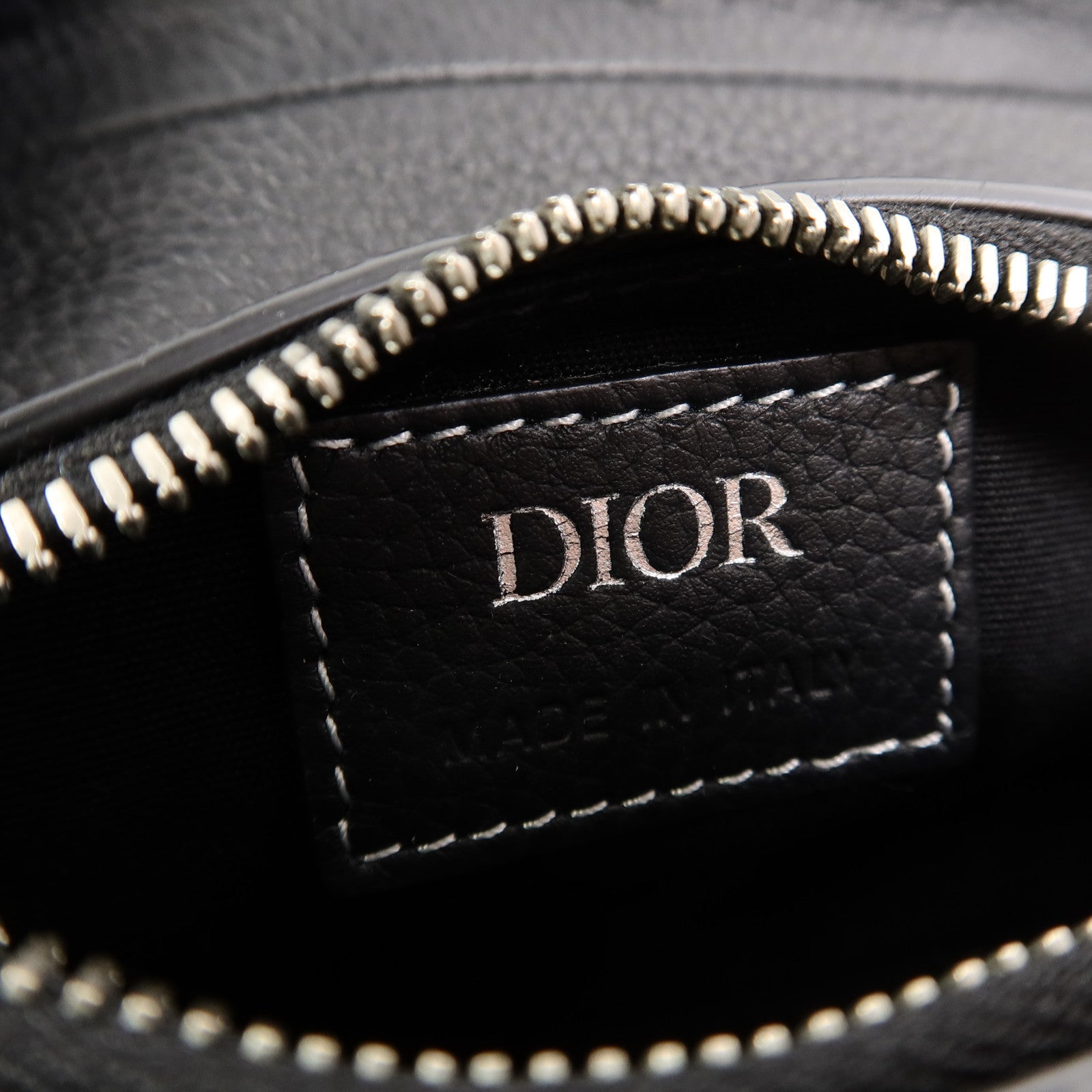 Dior 牛皮皮革Nano Saddle肩背袋