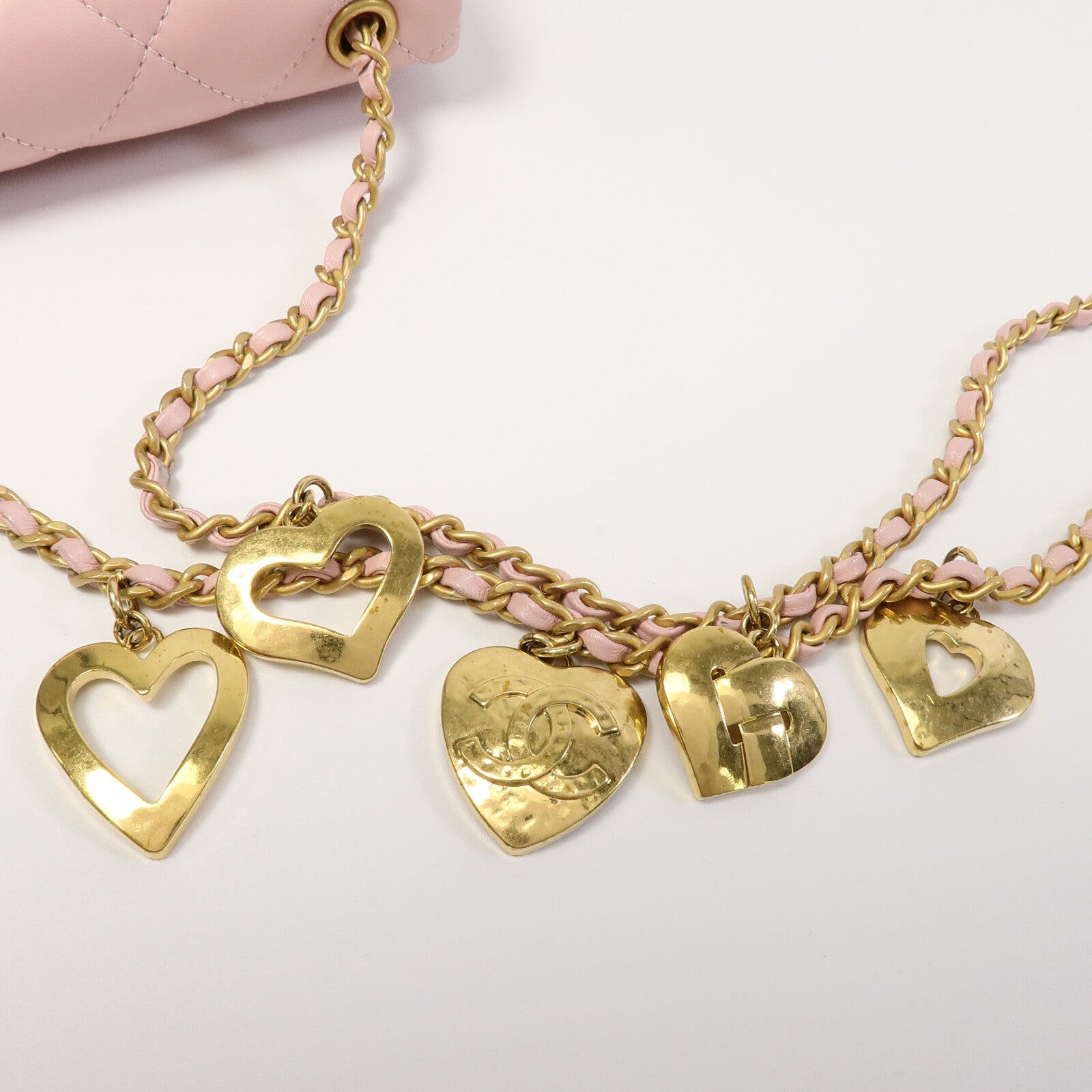 CHANEL 羊皮皮革Heart Chain Flap Bag鏈帶肩背袋