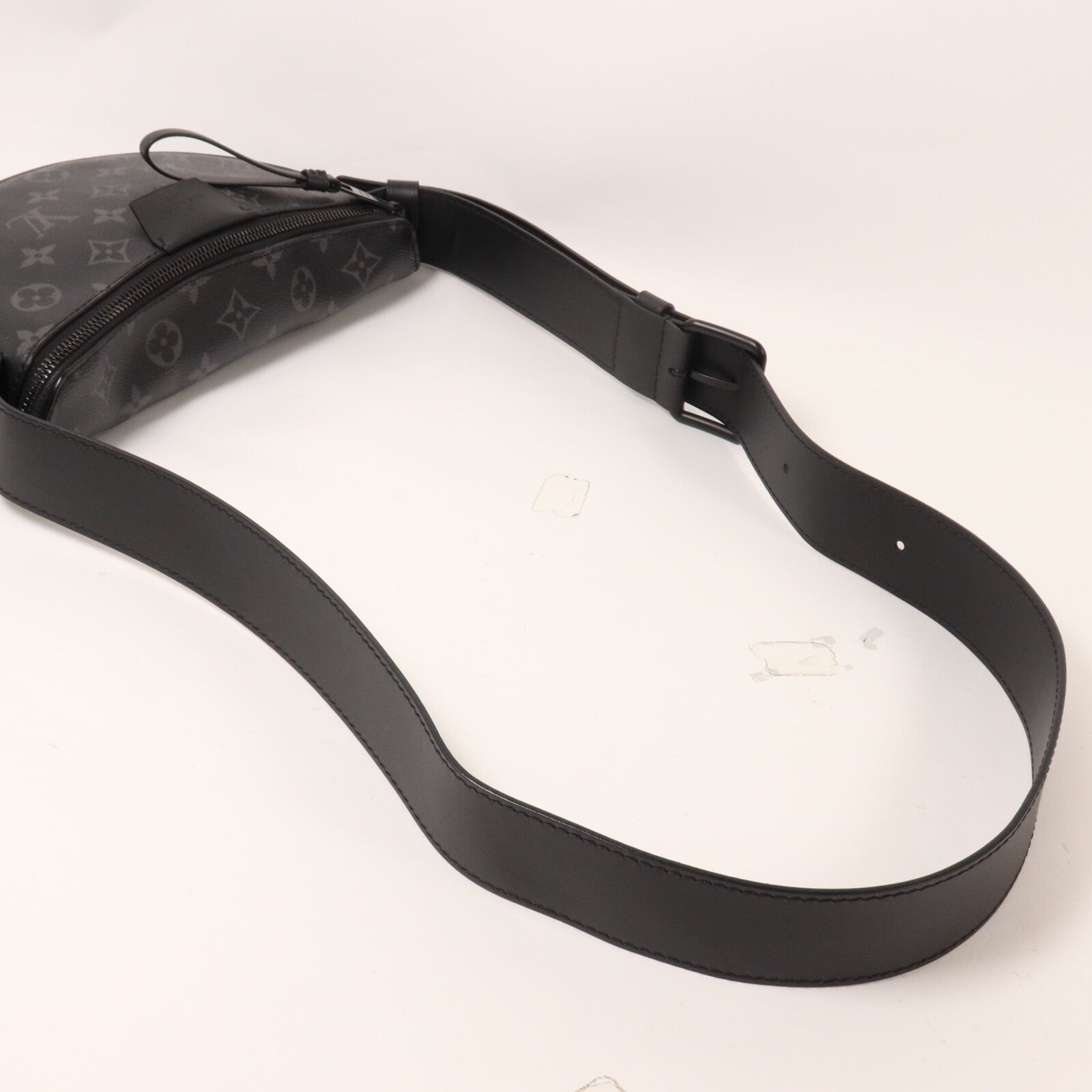 LOUIS VUITTON Monogram Eclipse Moon肩背袋