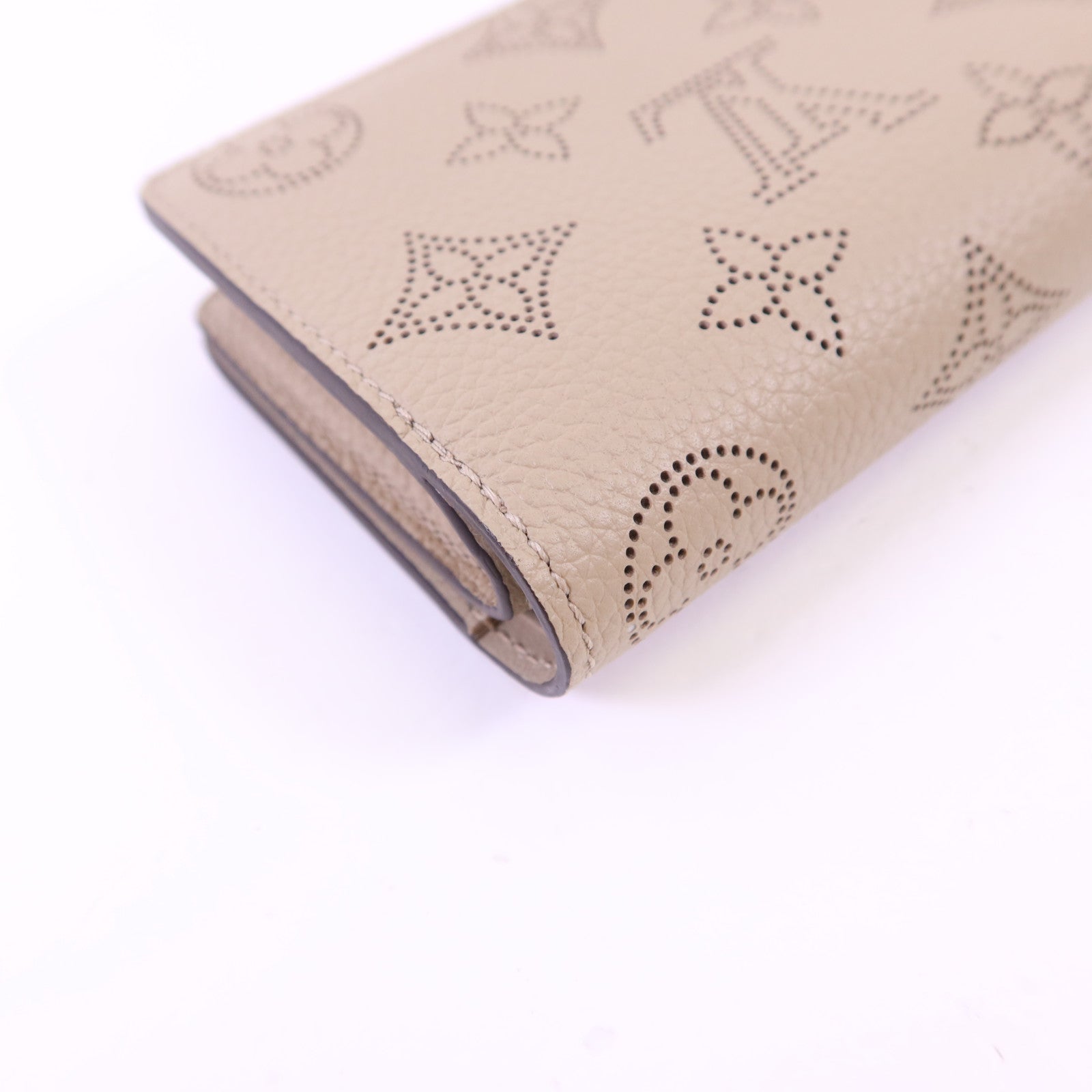 LOUIS VUITTON Mahina Clea銀扣錢包