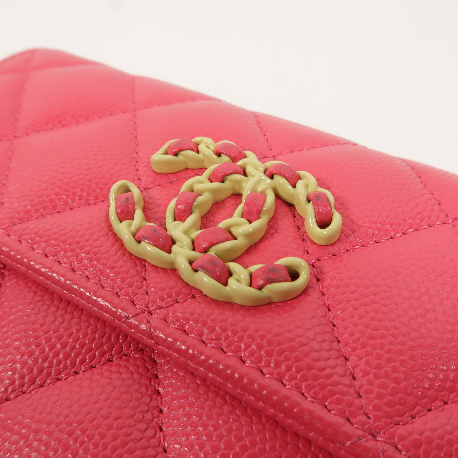 CHANEL 牛皮皮革C19 Wallet長錢包