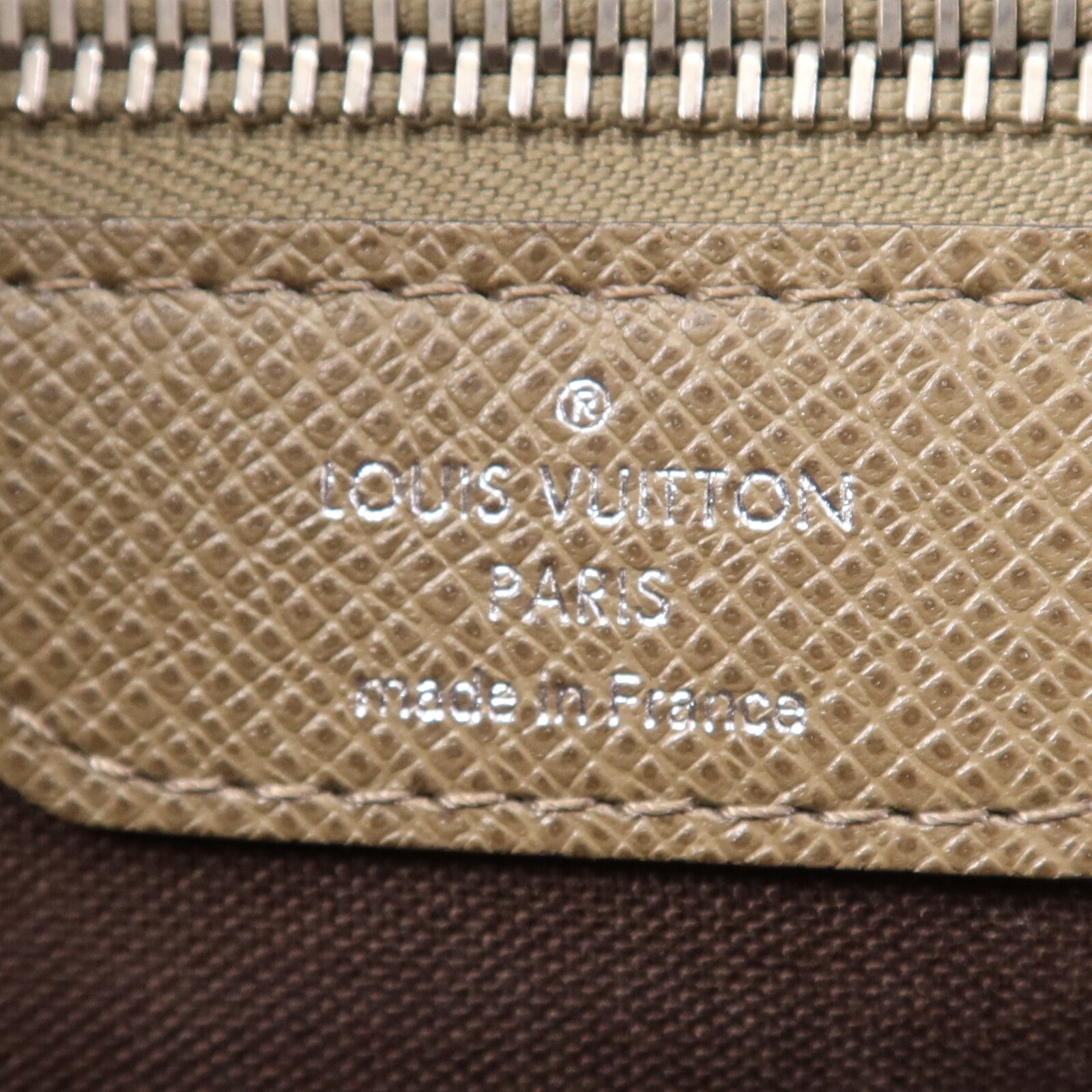 LOUIS VUITTON Taiga Roman MM銀扣肩背袋