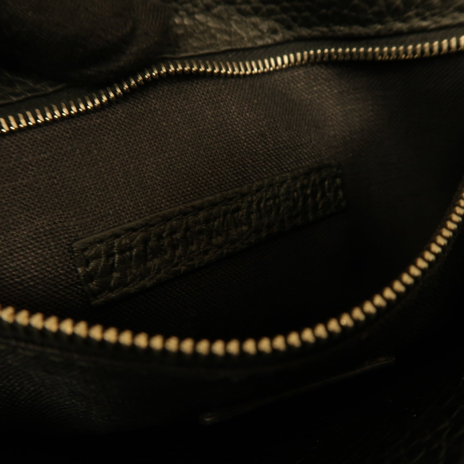 FENDI 【激減優惠】牛皮皮革Clutch Bag銀扣手拿包黒色