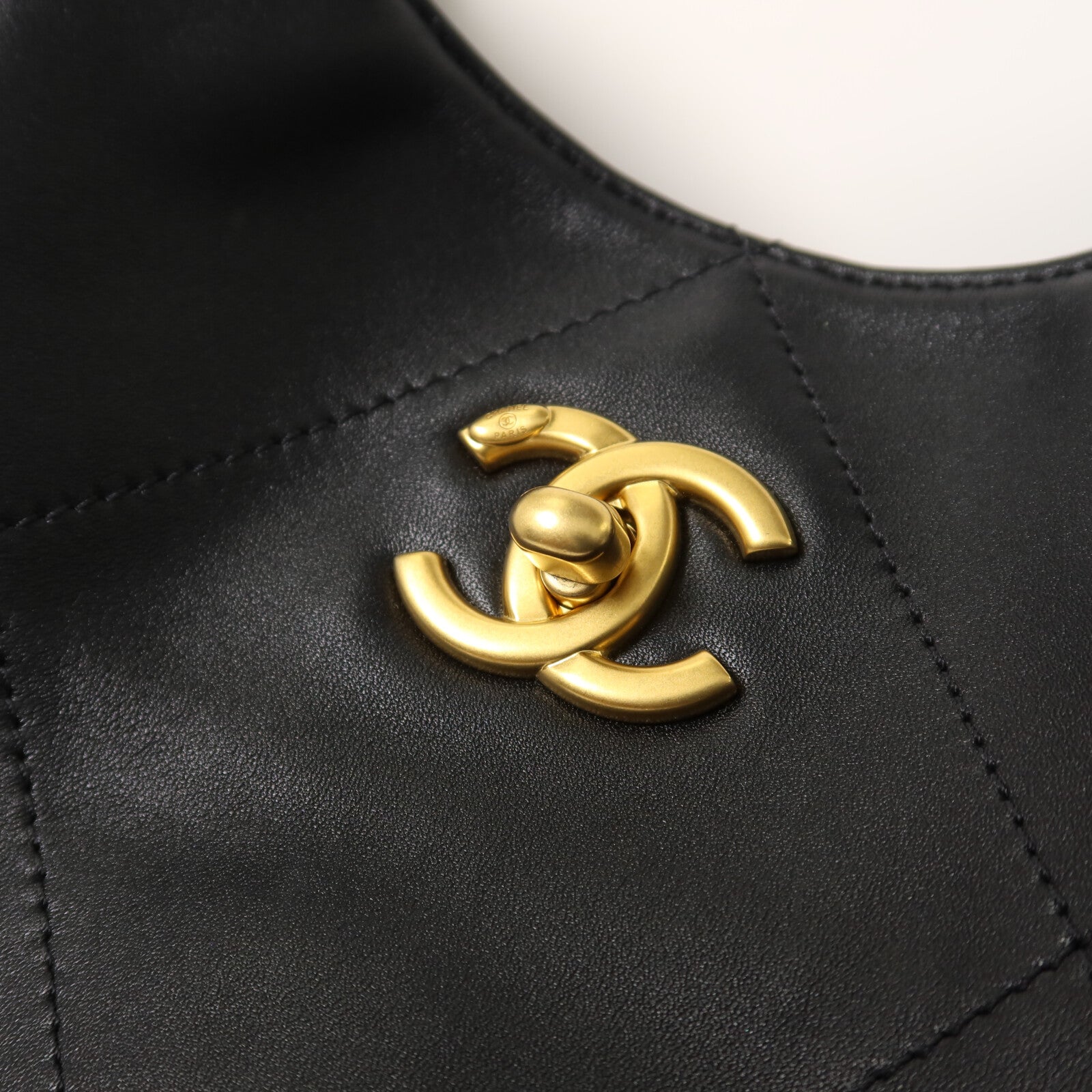 CHANEL 羊皮皮革25S Maxi Tote鏈帶手挽袋