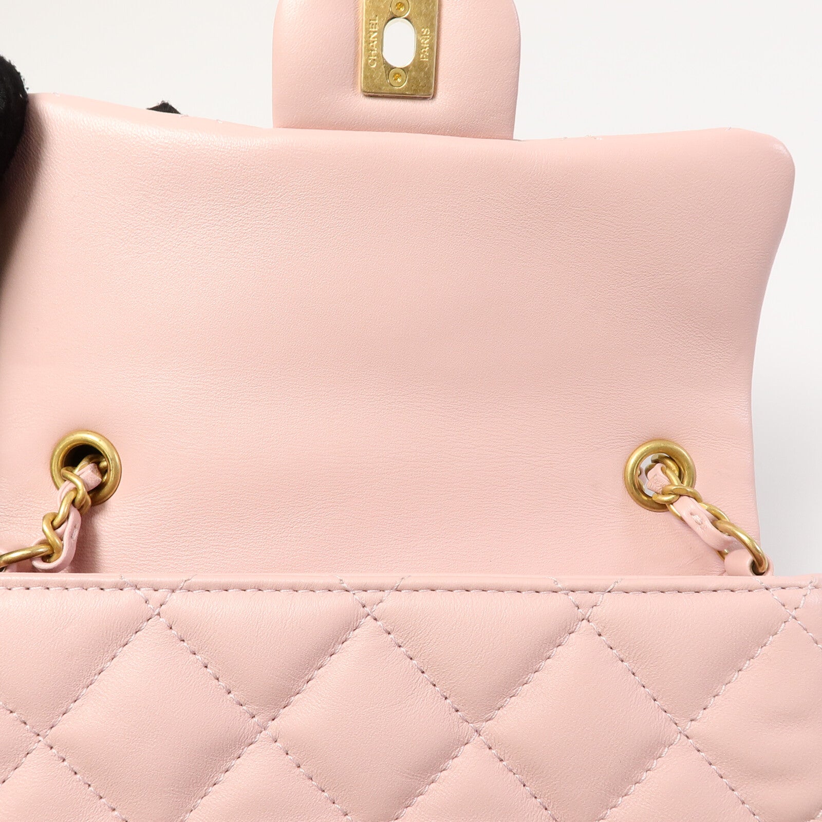 CHANEL 羊皮皮革Heart Chain Flap Bag鏈帶肩背袋