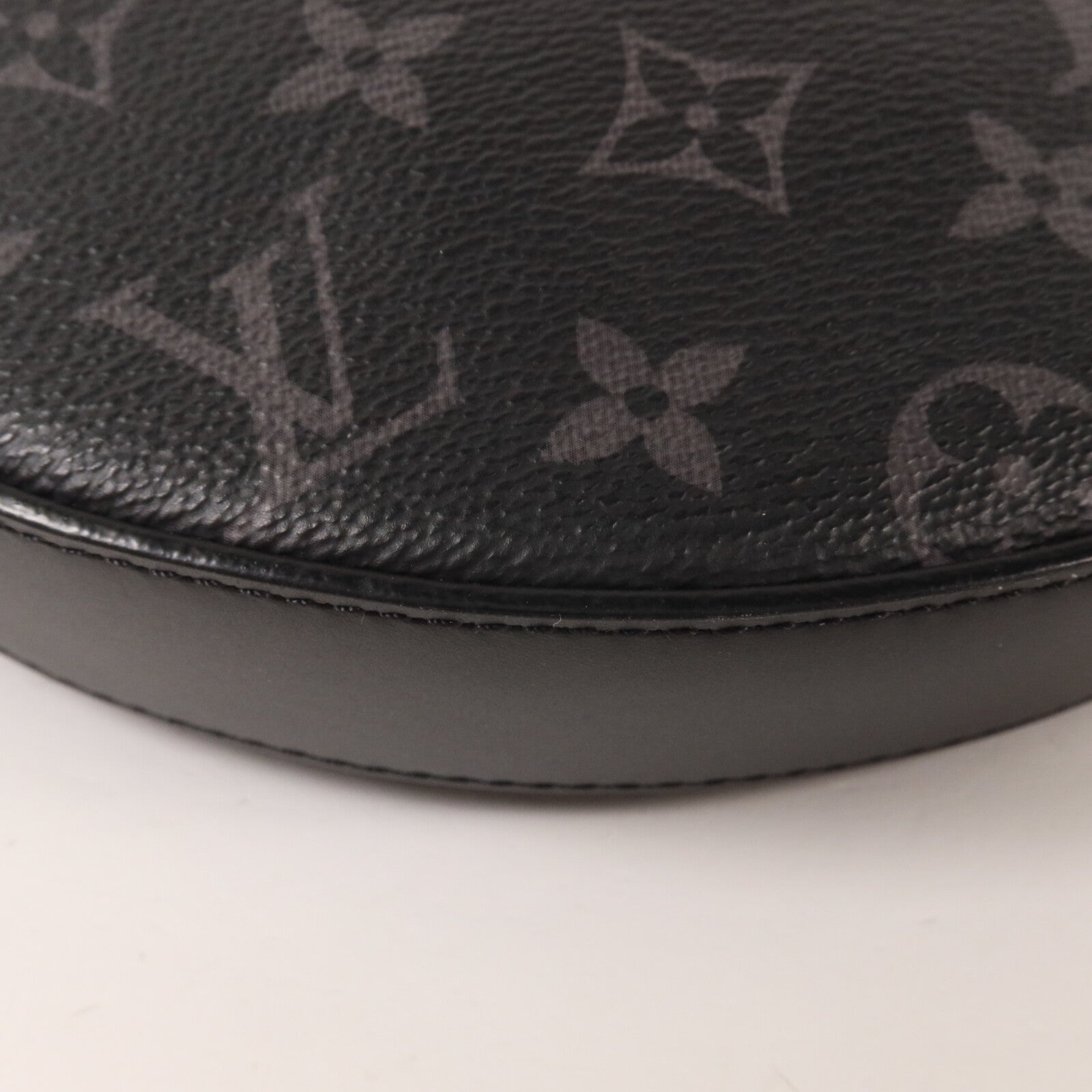 LOUIS VUITTON Monogram Eclipse Moon肩背袋