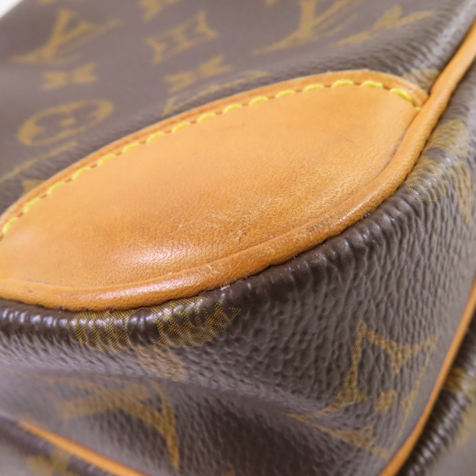 LOUIS VUITTON Monogram Amazon Shoulder Bag金扣肩背袋啡色