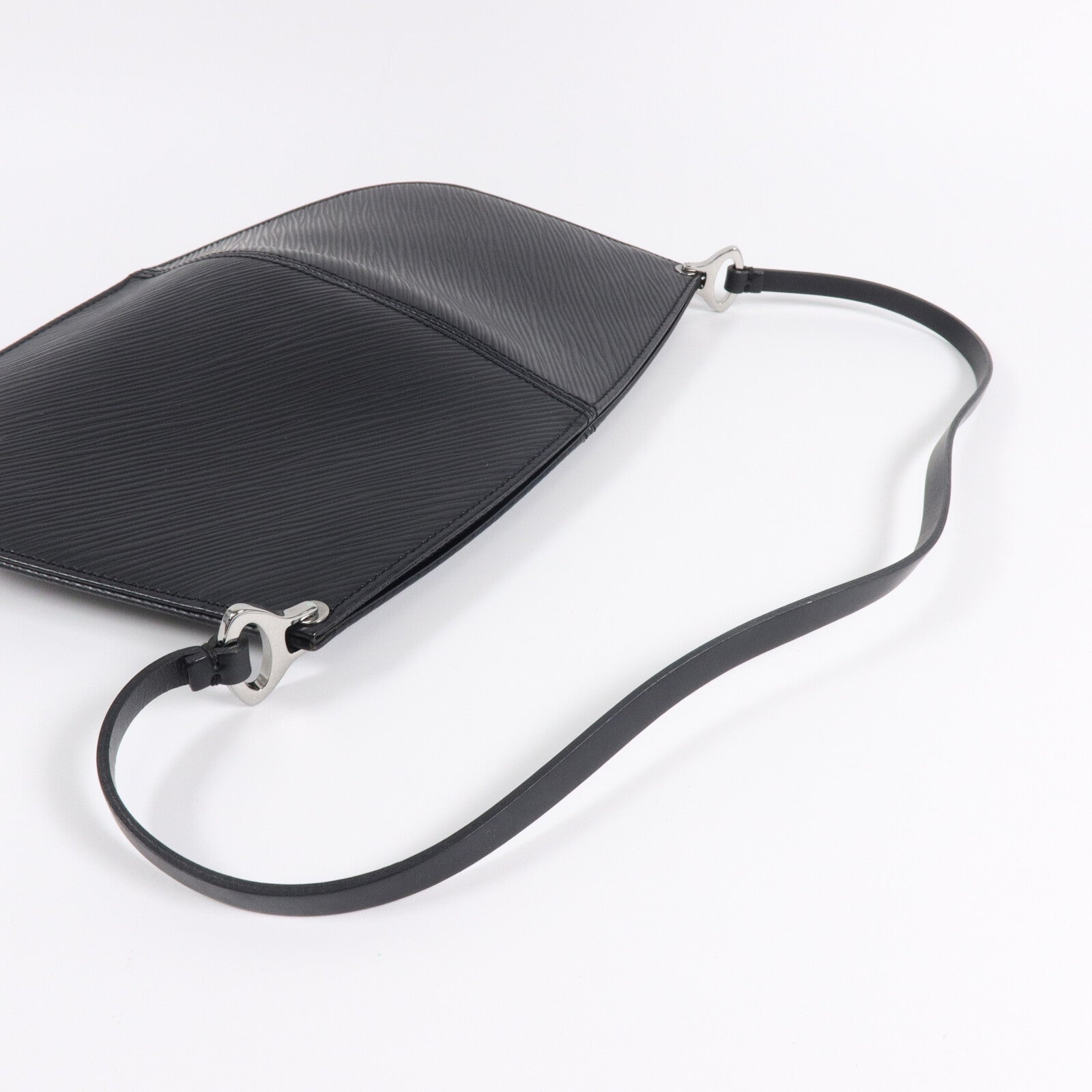 LOUIS VUITTON Epi Pochette Demi Lune肩背袋