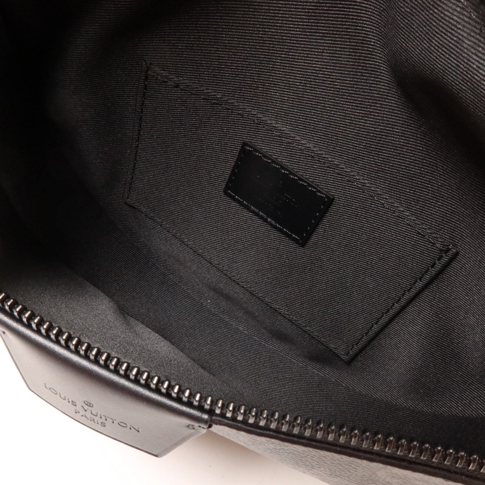 LOUIS VUITTON Monogram Eclipse Moon肩背袋
