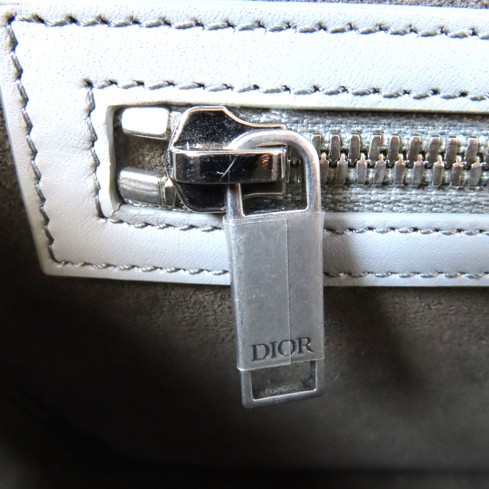 Dior 【激減優惠】牛皮皮革Shoulder Bag銀扣肩背袋灰色