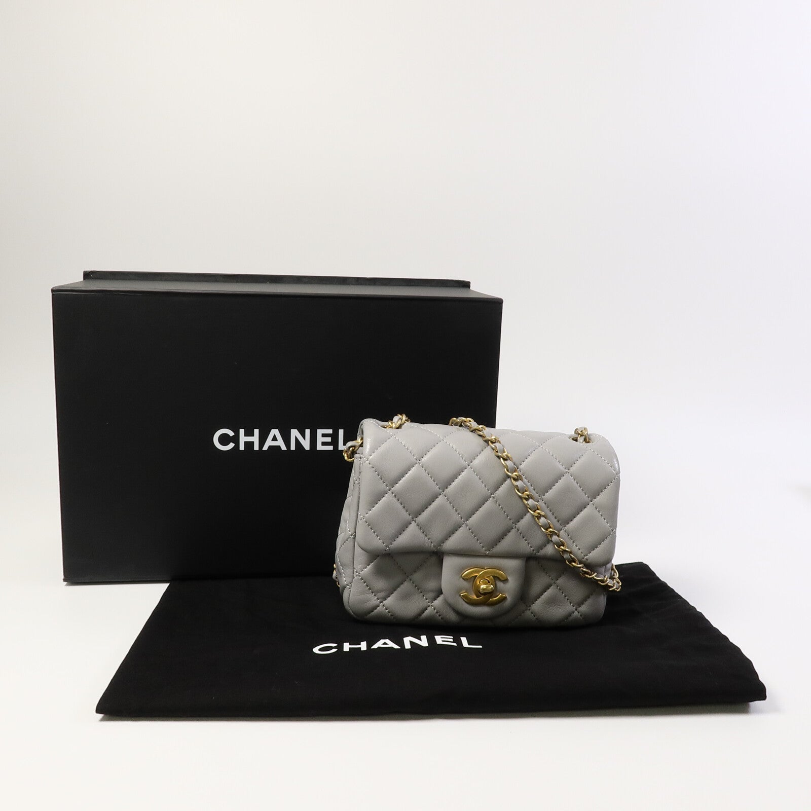 CHANEL 羊皮皮革Classic 17 Goldball鏈帶肩背袋