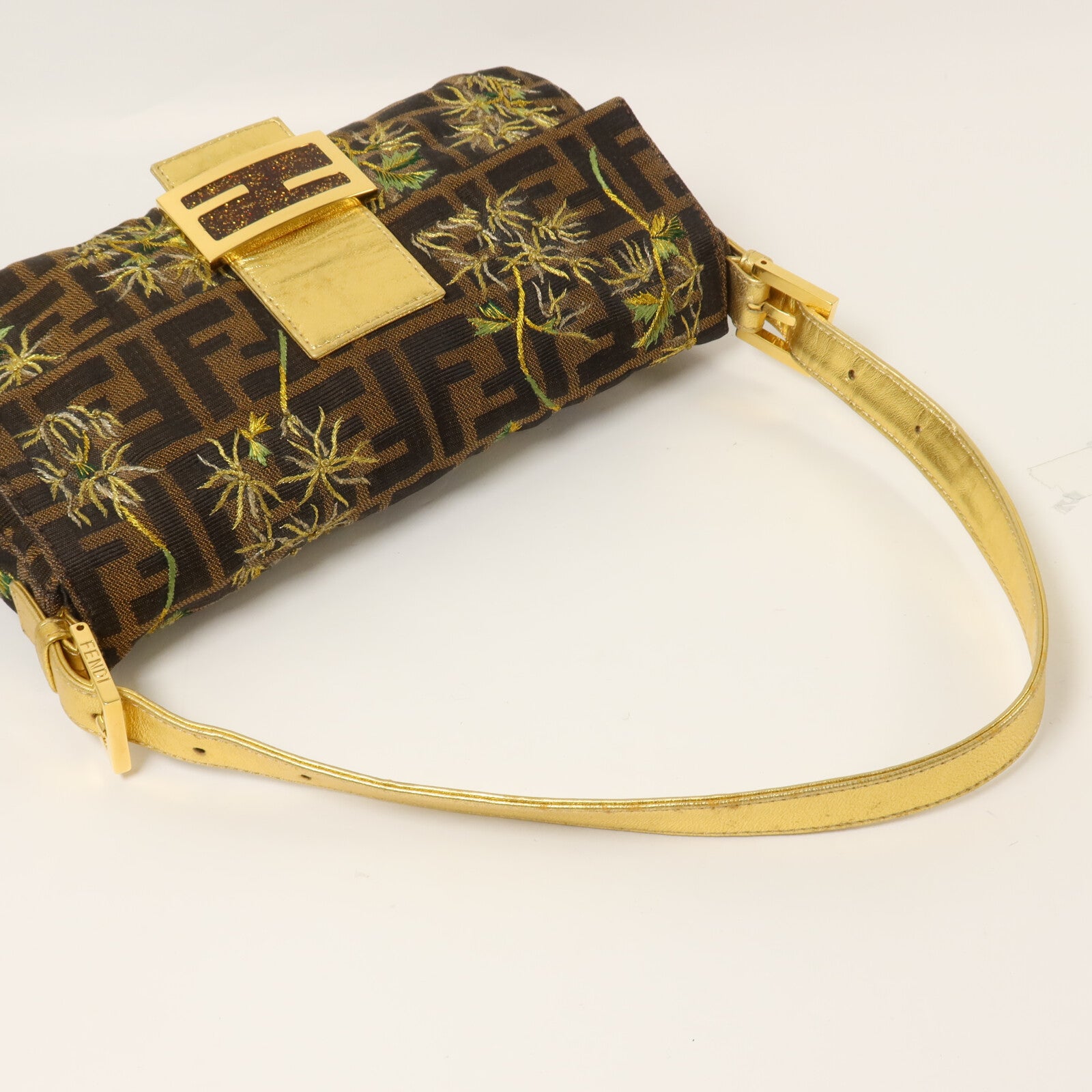 FENDI 帆布Zucca Palm Tree Embroidered Baguette Bag肩背袋