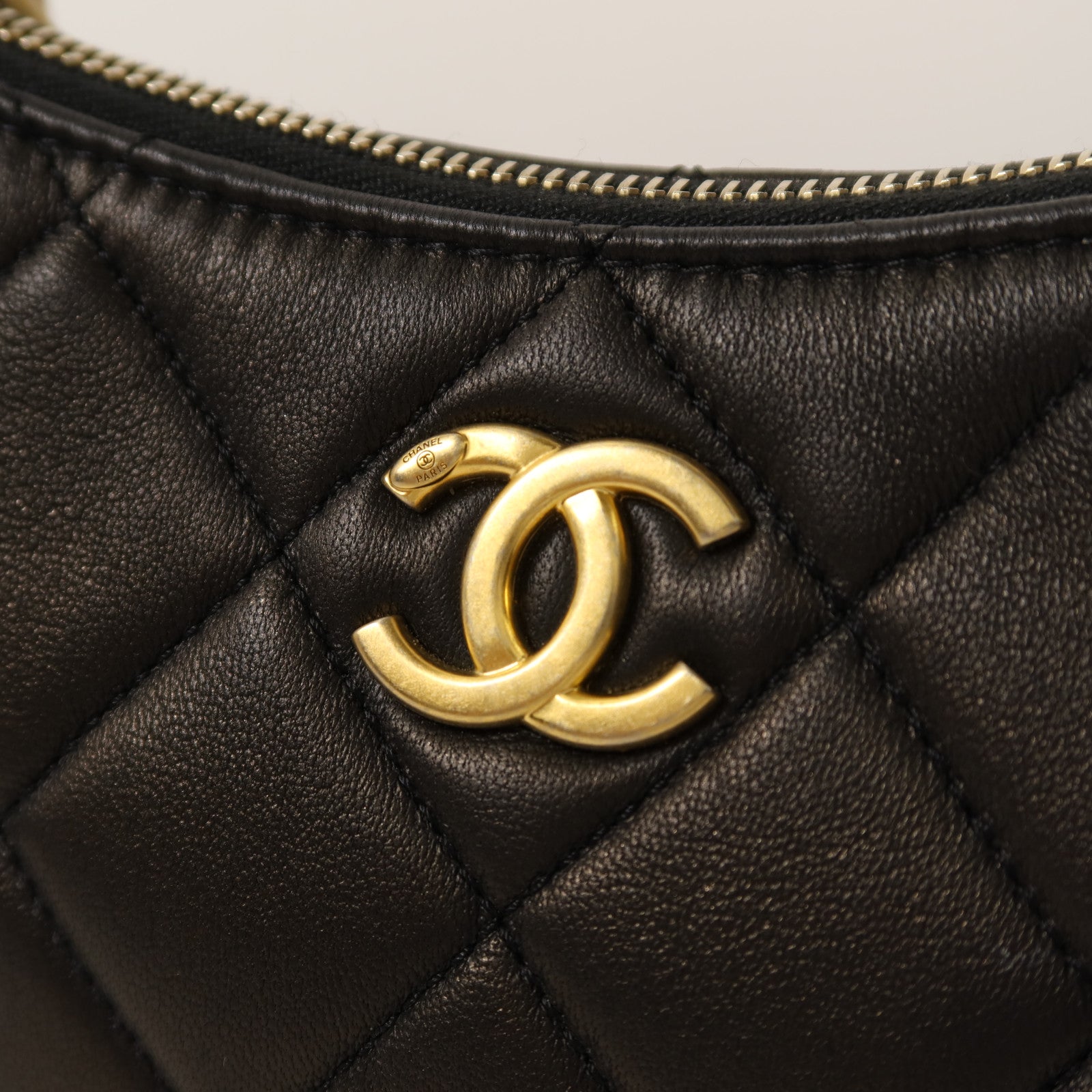 CHANEL 羊皮皮革Hobo金扣鏈帶肩背袋
