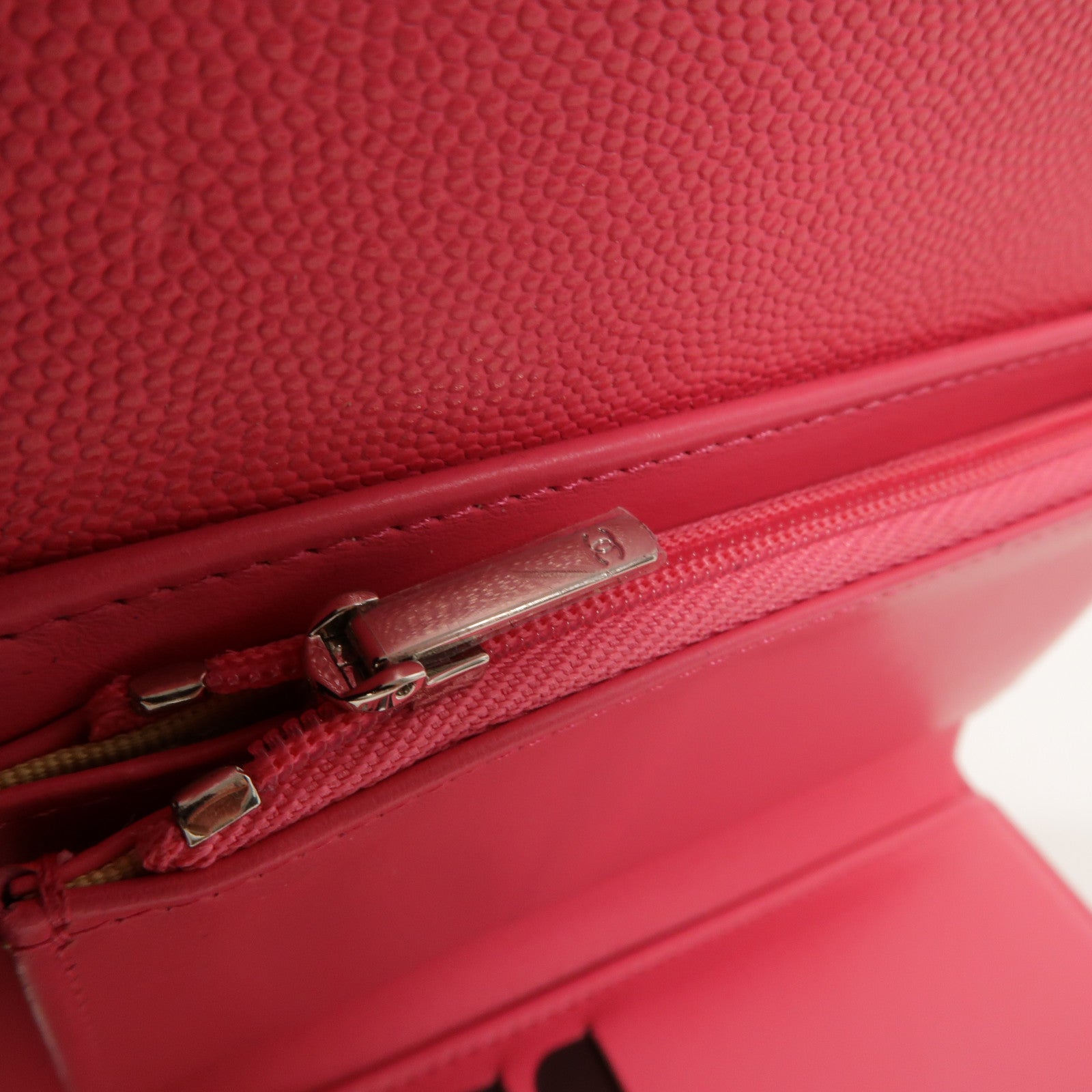 CHANEL 牛皮皮革C19 Wallet長錢包