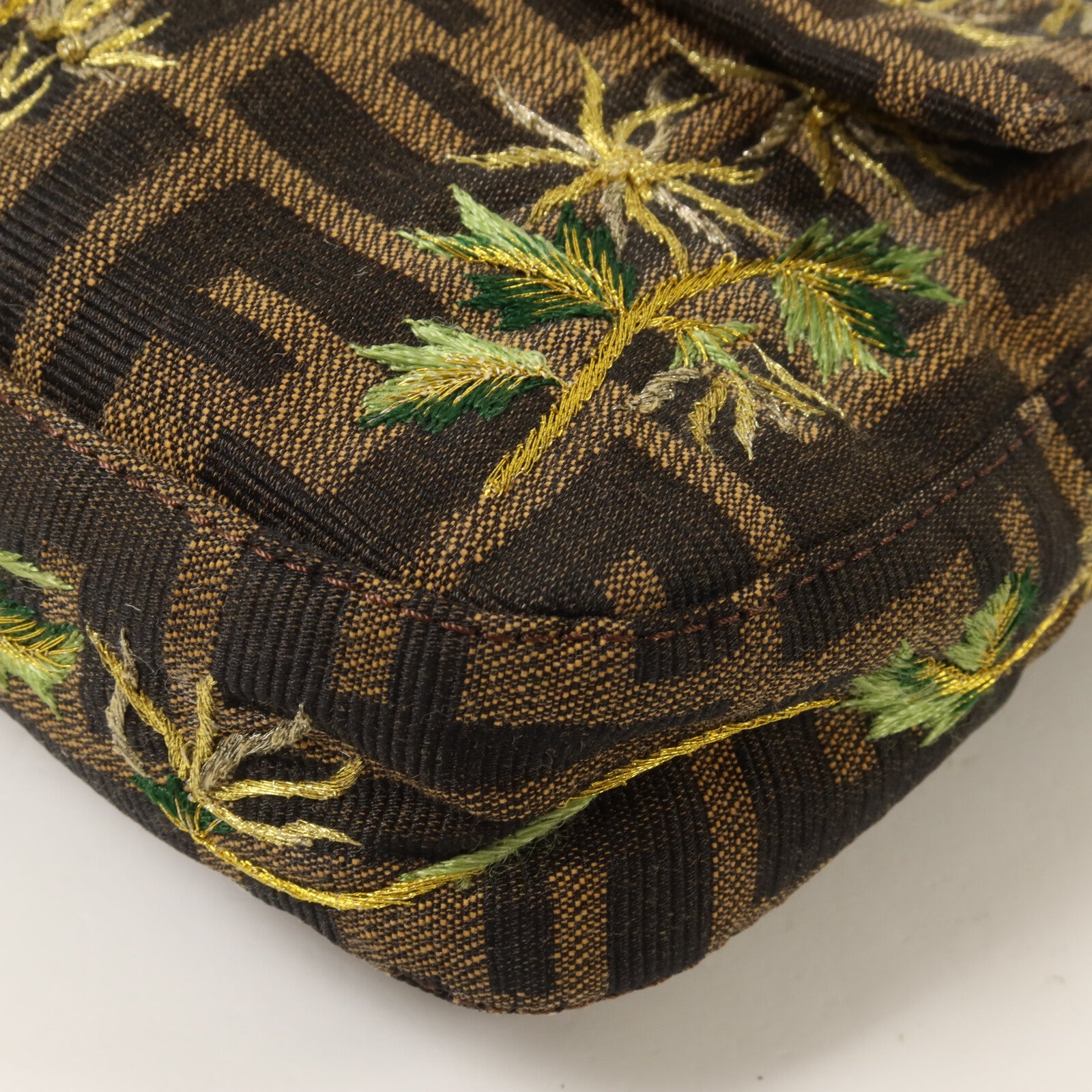 FENDI 帆布Zucca Palm Tree Embroidered Baguette Bag肩背袋