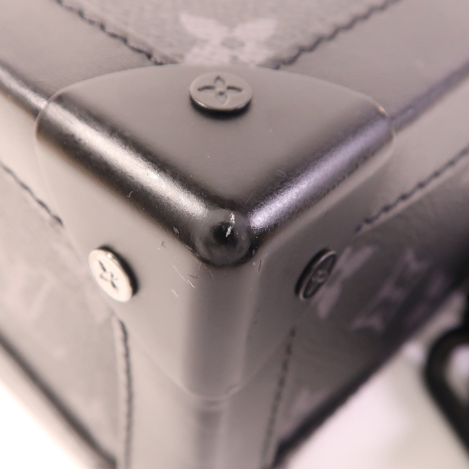 LOUIS VUITTON Monogram Eclipse Soft Trunk肩背袋