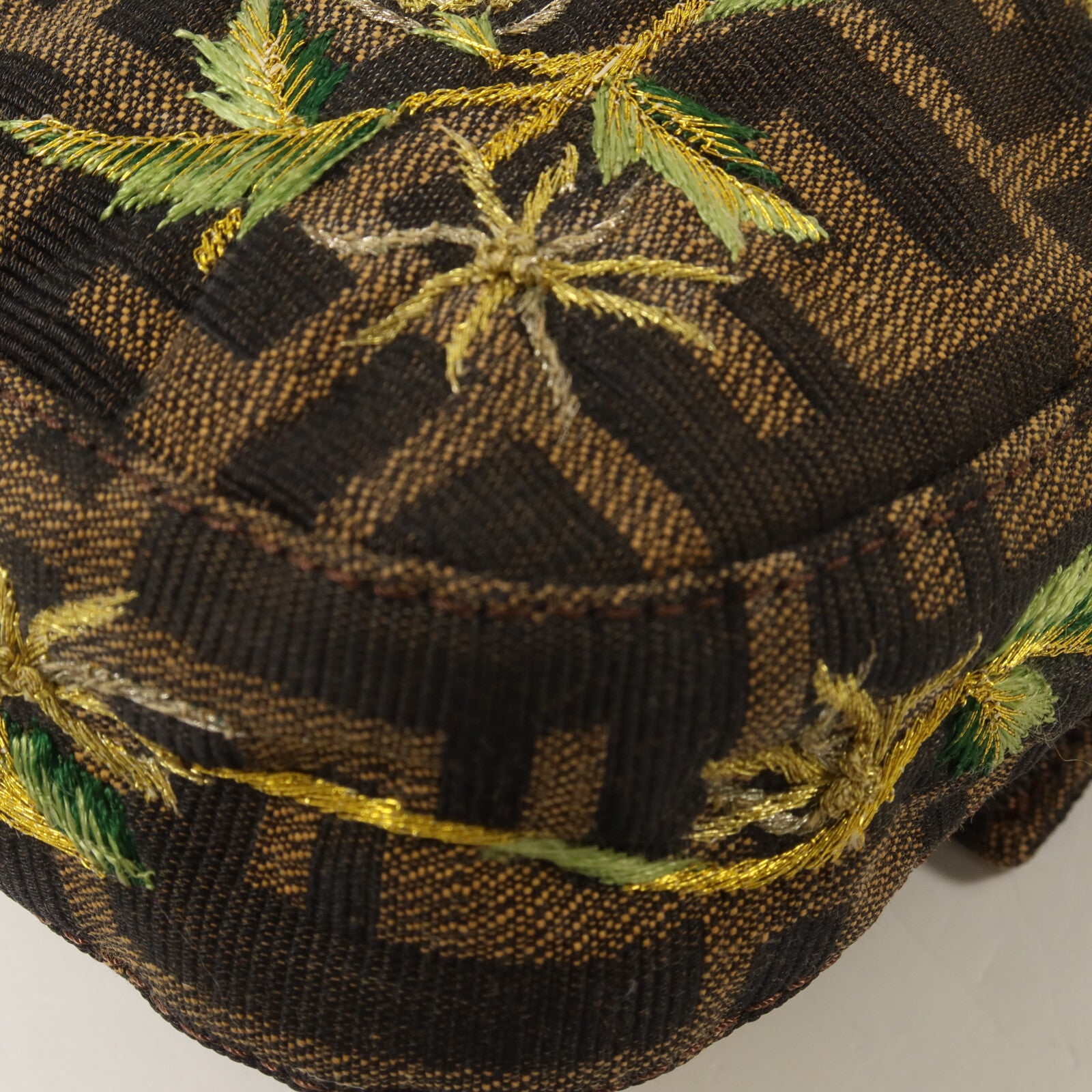 FENDI 帆布Zucca Palm Tree Embroidered Baguette Bag肩背袋