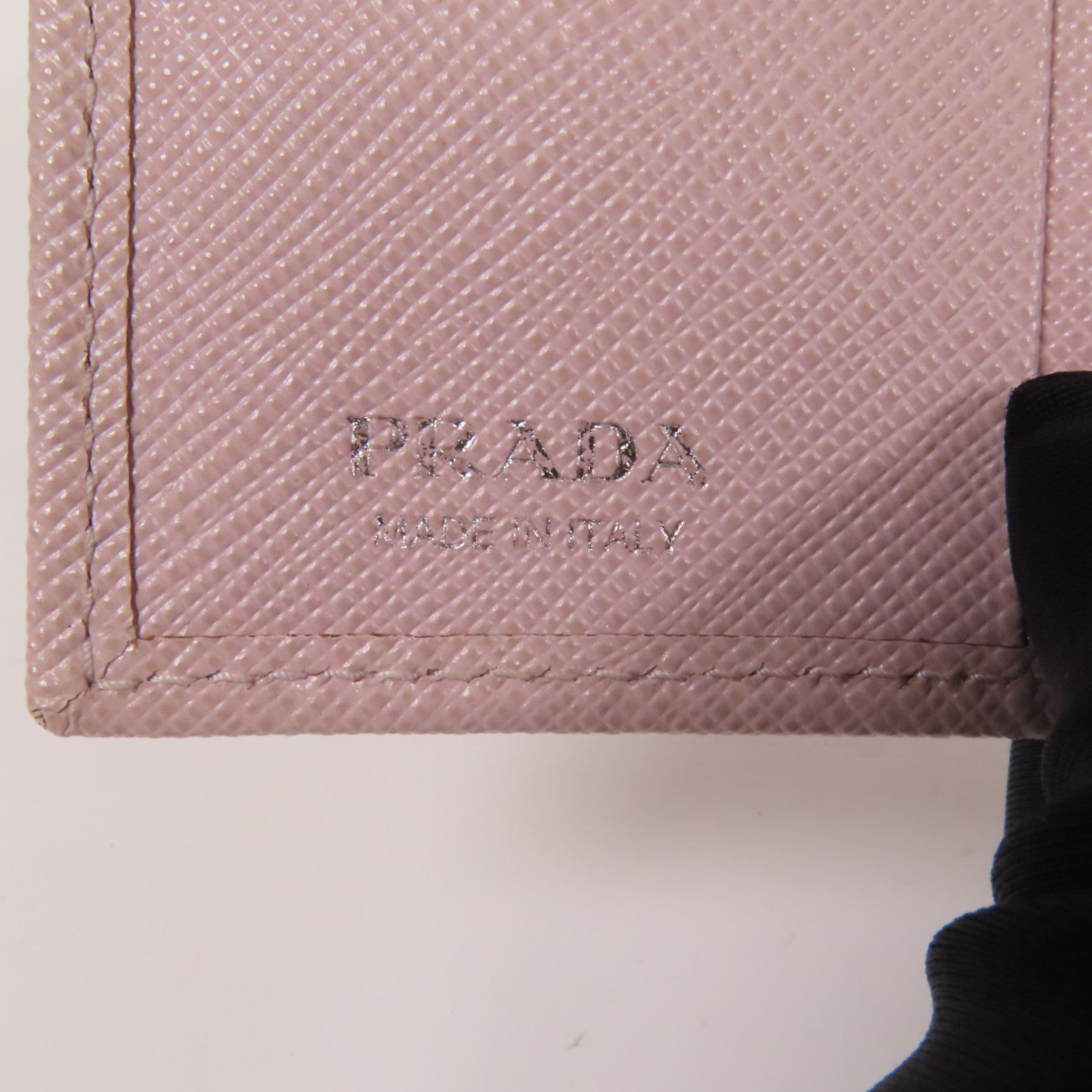 PRADA Saffiano皮革Wallet銀扣錢包