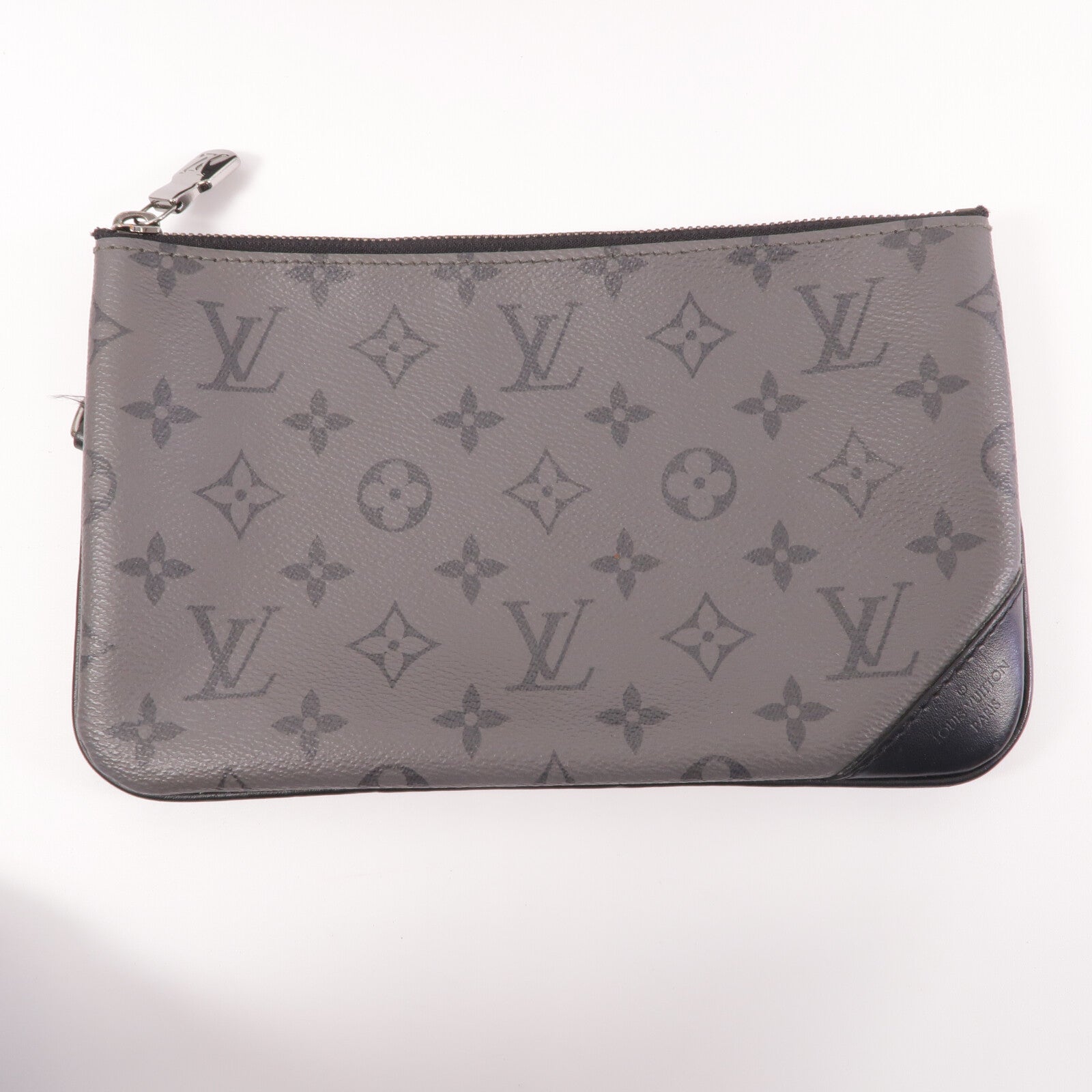 LOUIS VUITTON Monogram Eclipse Reverse Trio Messenger銀扣肩背袋灰色