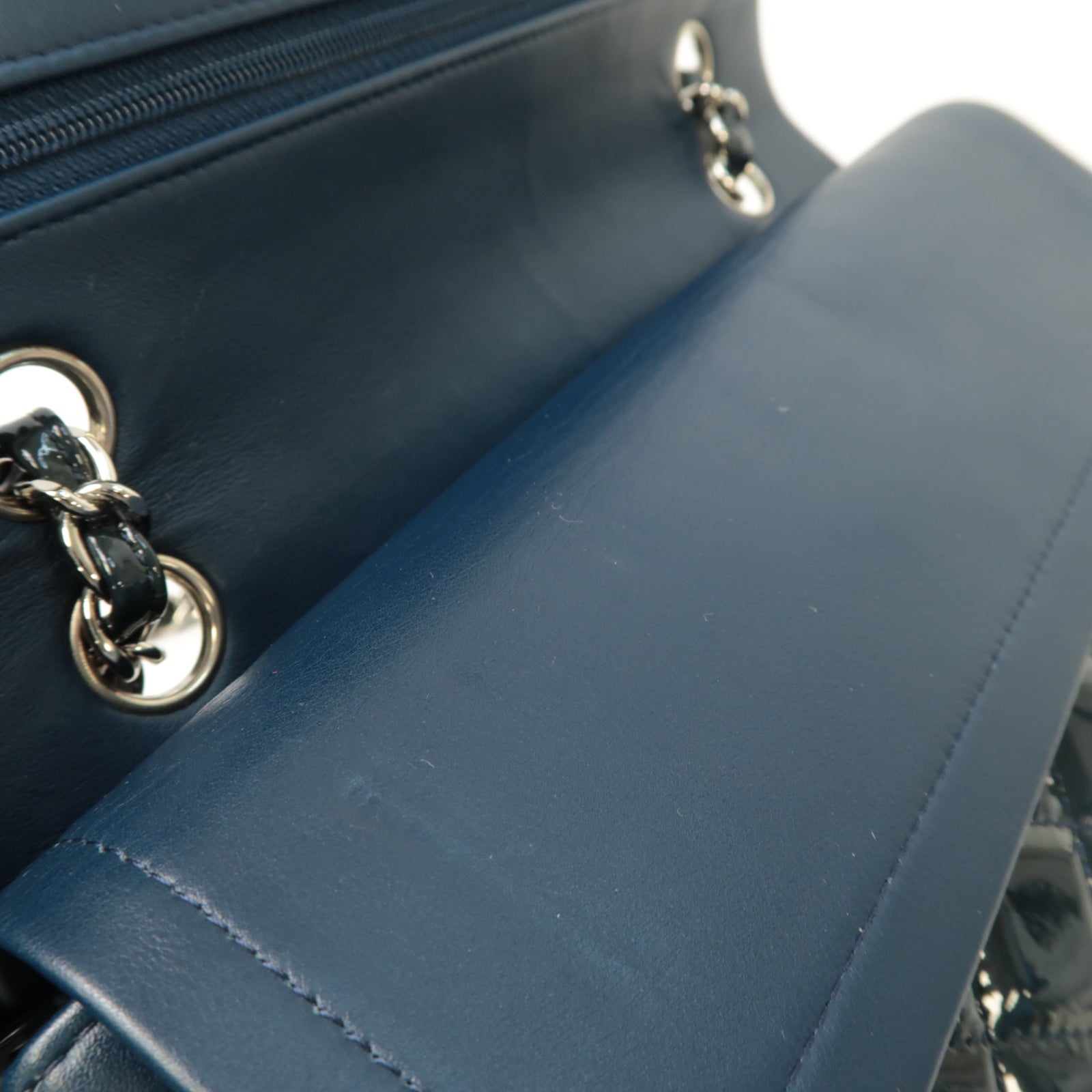 CHANEL 【激減優惠】菱格漆皮皮革Classic Flap 25銀扣鏈帶肩背袋藍色