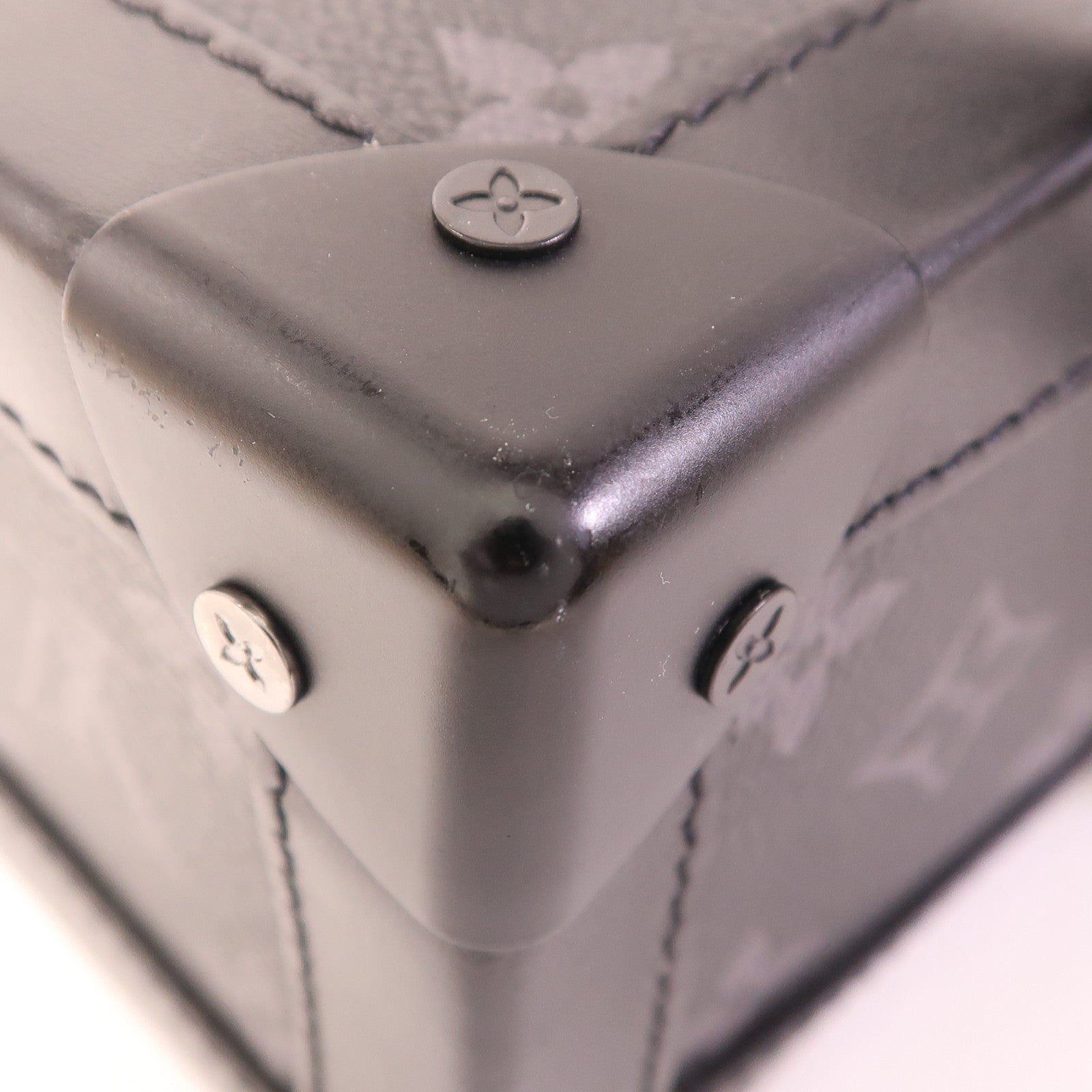 LOUIS VUITTON Monogram Eclipse Soft Trunk肩背袋