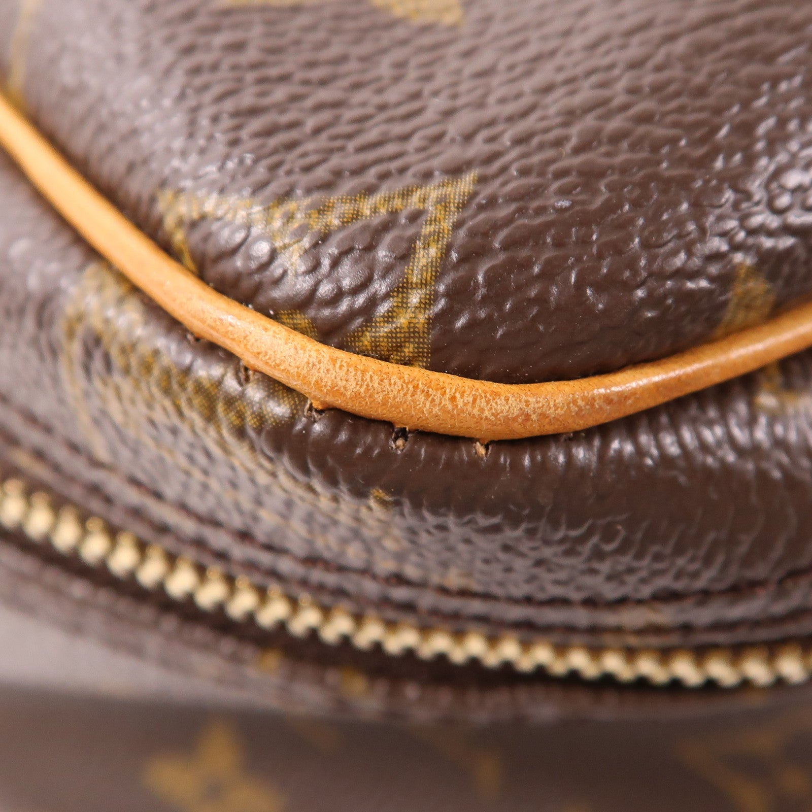 LOUIS VUITTON Monogram Excursion Shoe Case金扣手挽袋