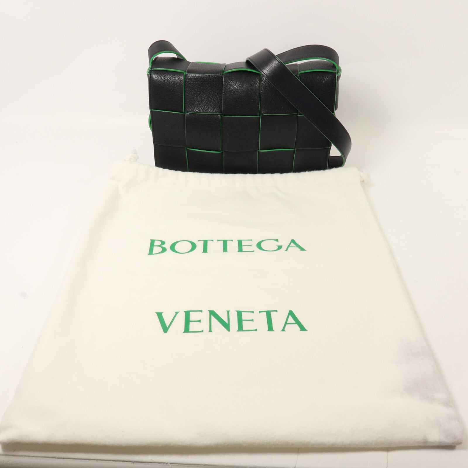BOTTEGA VENETA 牛皮皮革Cassette Small肩背袋