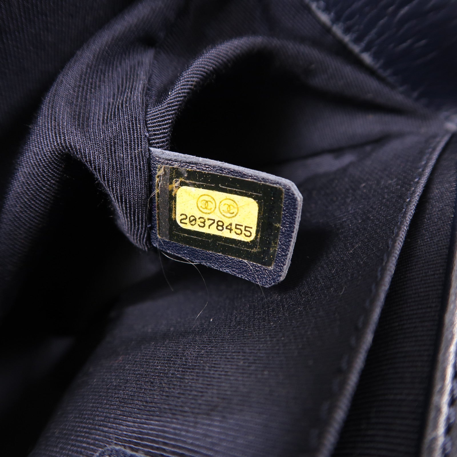 CHANEL 牛皮皮革Boy Chanel銀扣鏈帶肩背袋