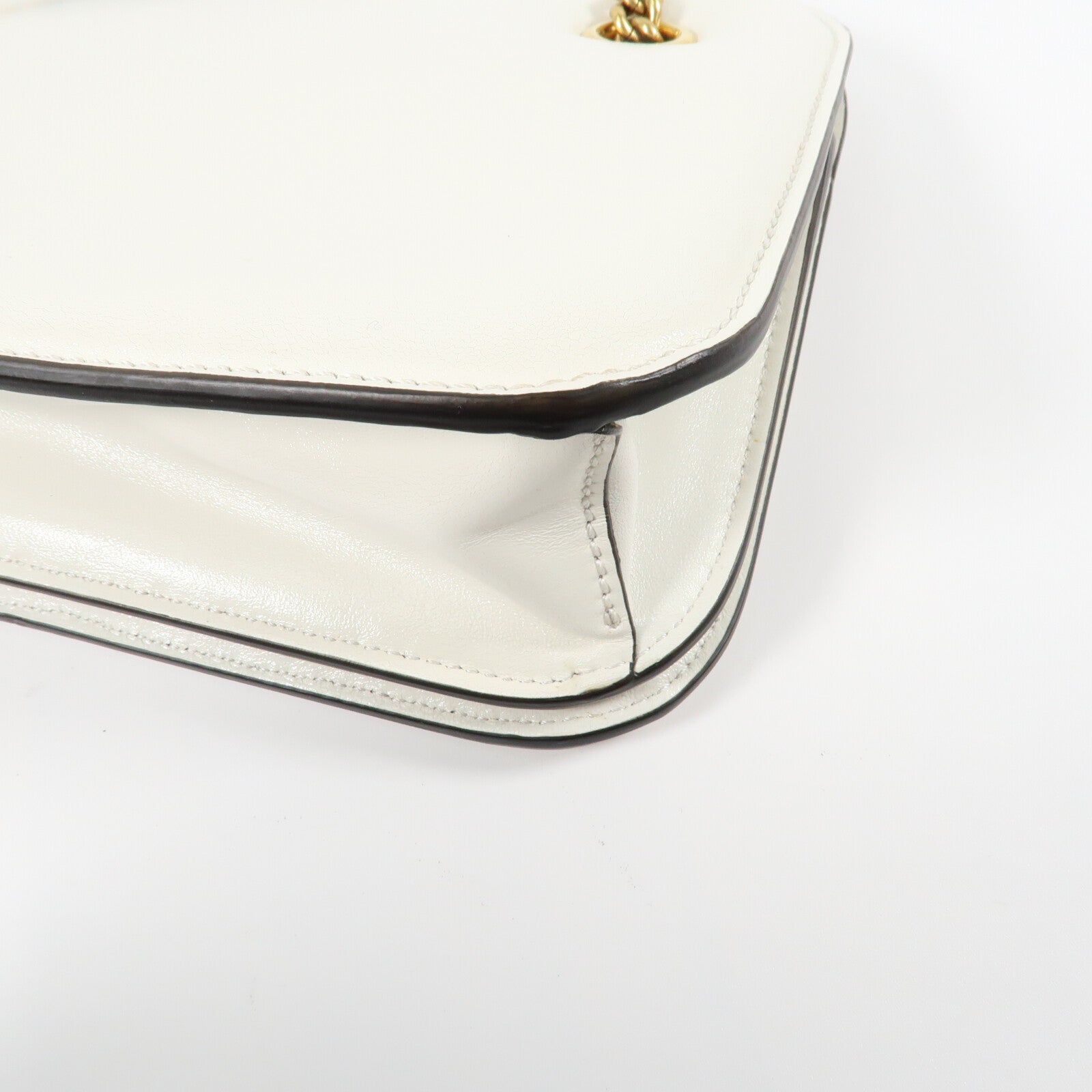 FENDI 牛皮皮革Karligraphy Pocket Shoulder Bag鏈帶肩背袋