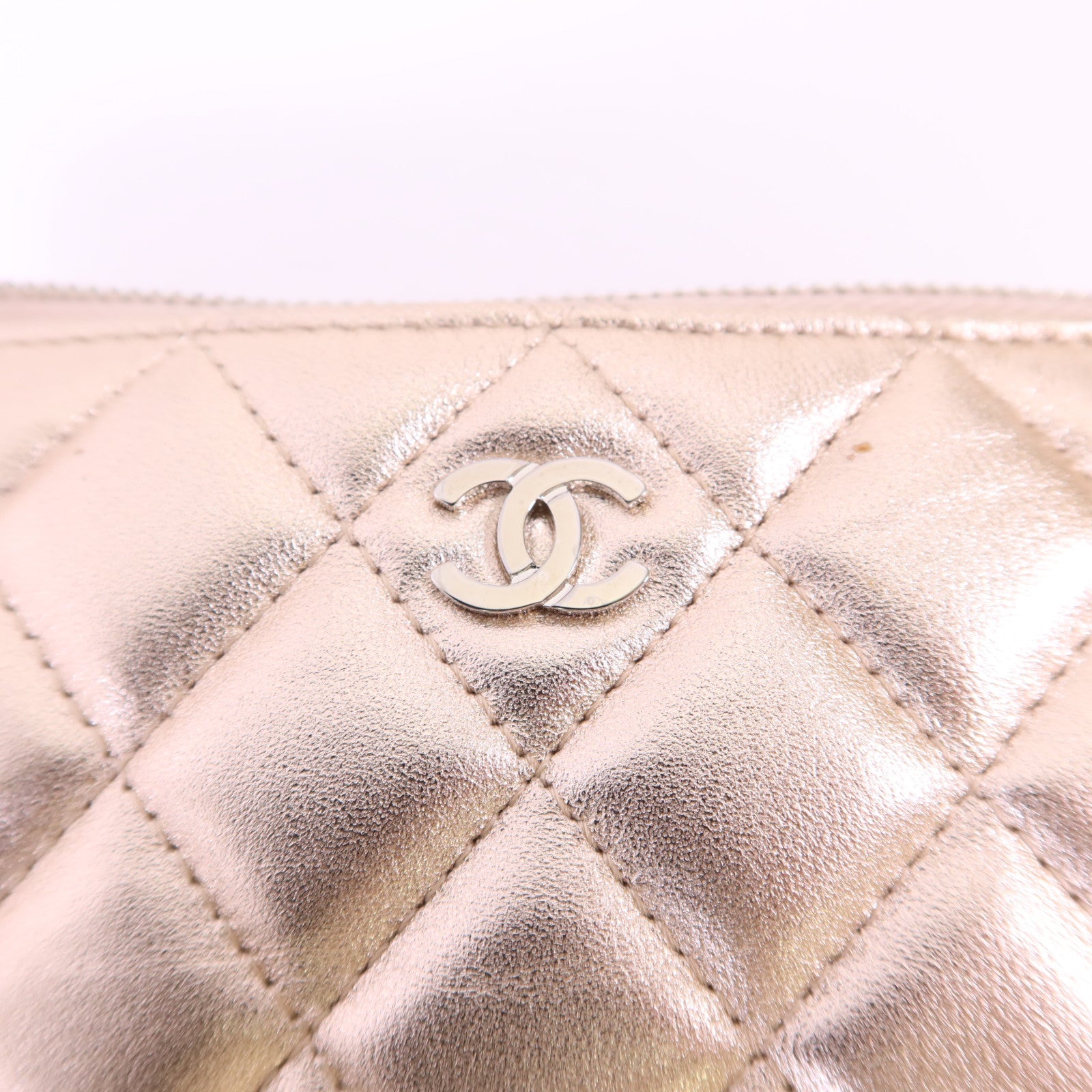CHANEL 羊皮皮革Pouch銀扣手拿包