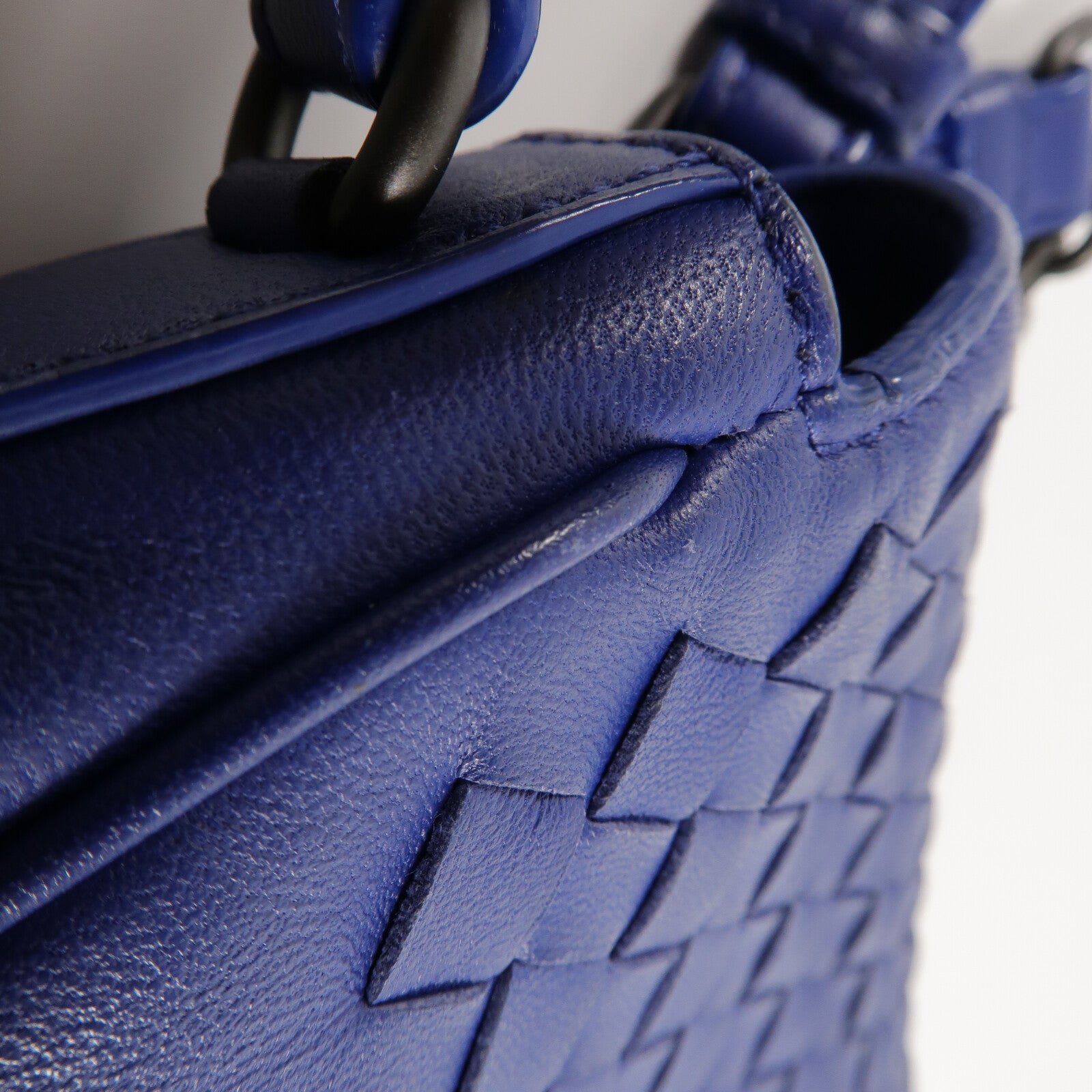 BOTTEGA VENETA 羊皮皮革New Tie Intrecciato Mini Saddle Bag鏈帶肩背袋