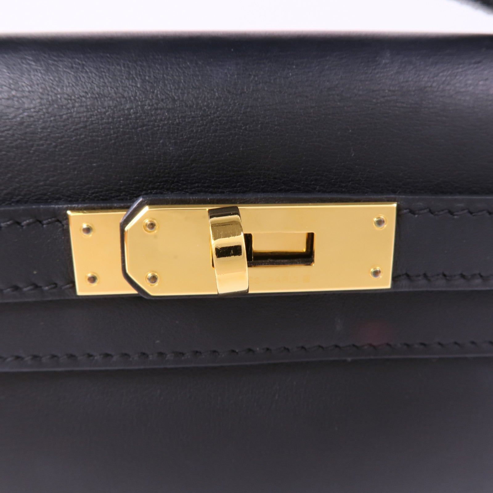 HERMES Swift皮革Kelly Cut金扣手挽袋Noir