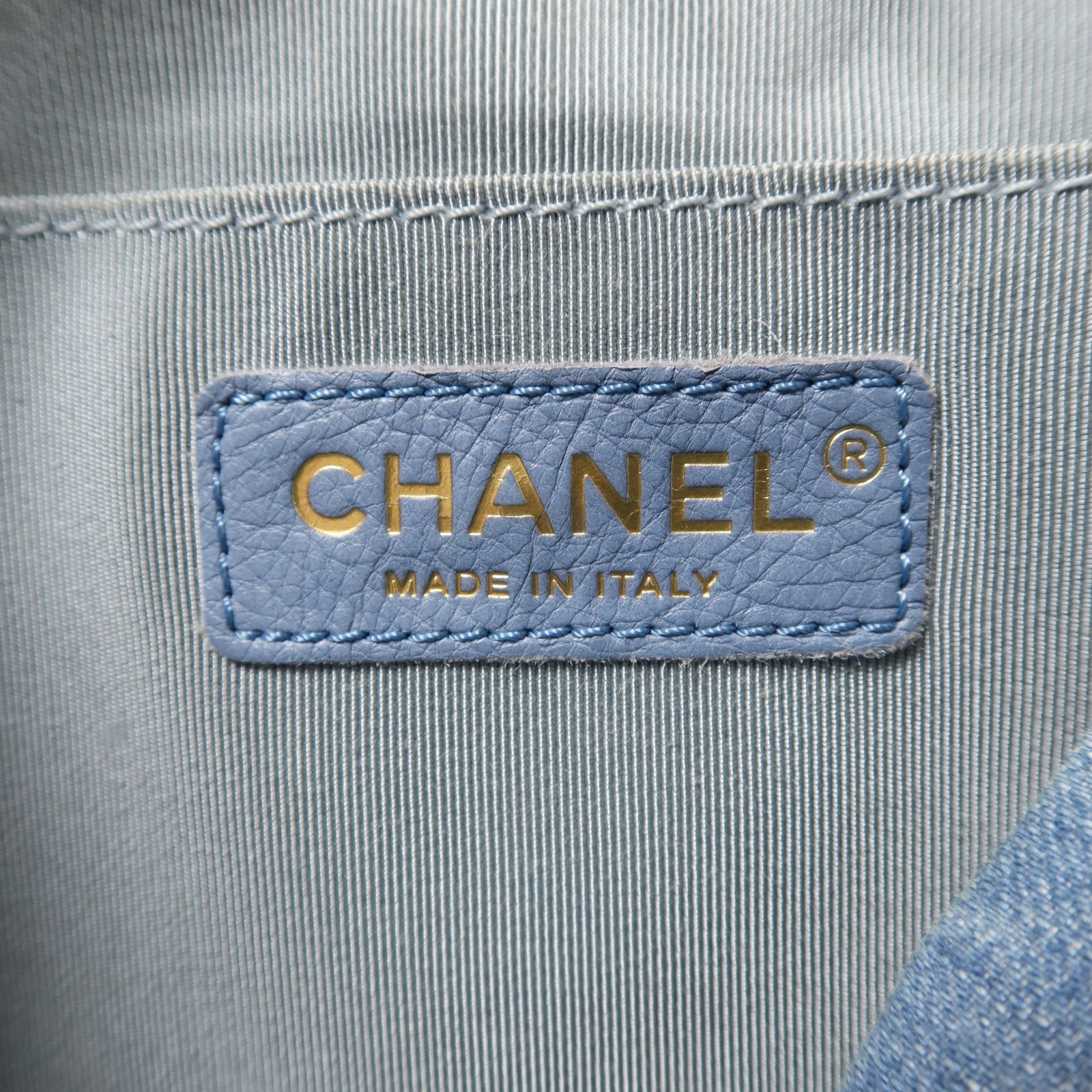 CHANEL 牛仔布Chain Backpack金扣鏈帶背包