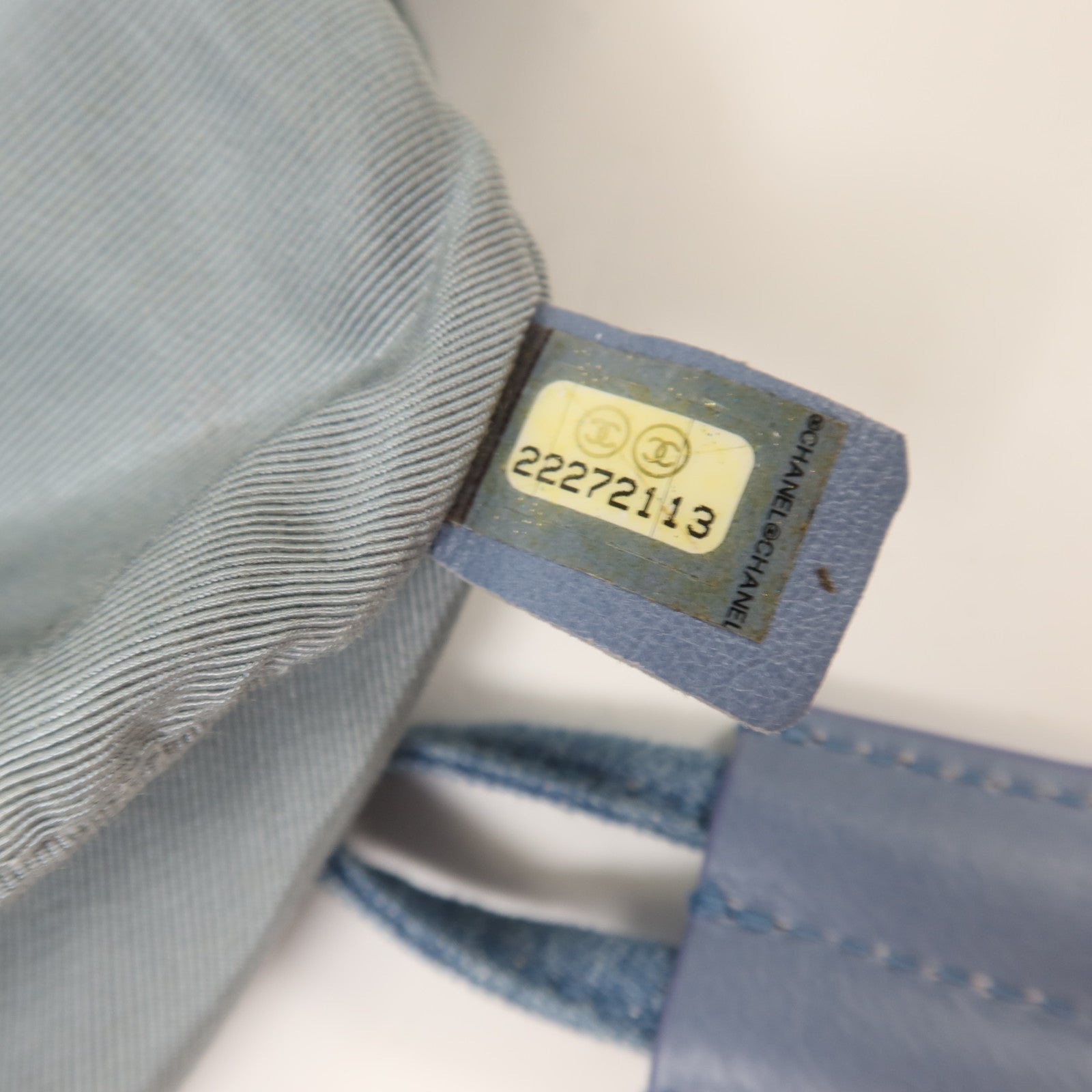 CHANEL 牛仔布Chain Backpack金扣鏈帶背包