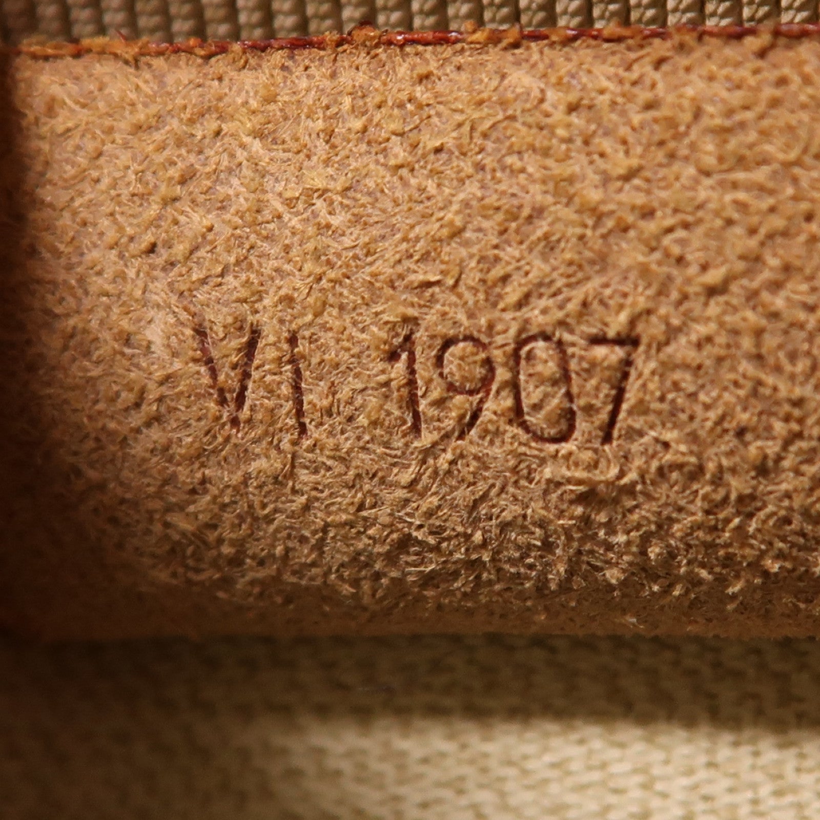 LOUIS VUITTON Monogram Excursion Shoe Case金扣手挽袋