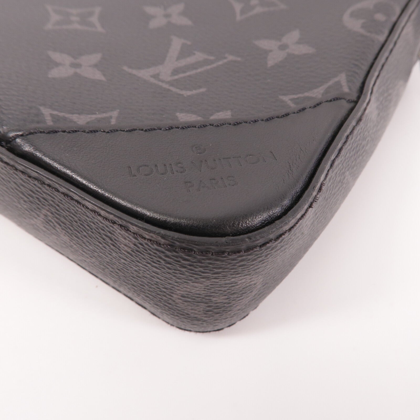 LOUIS VUITTON Monogram Eclipse Reverse Trio Messenger銀扣肩背袋灰色